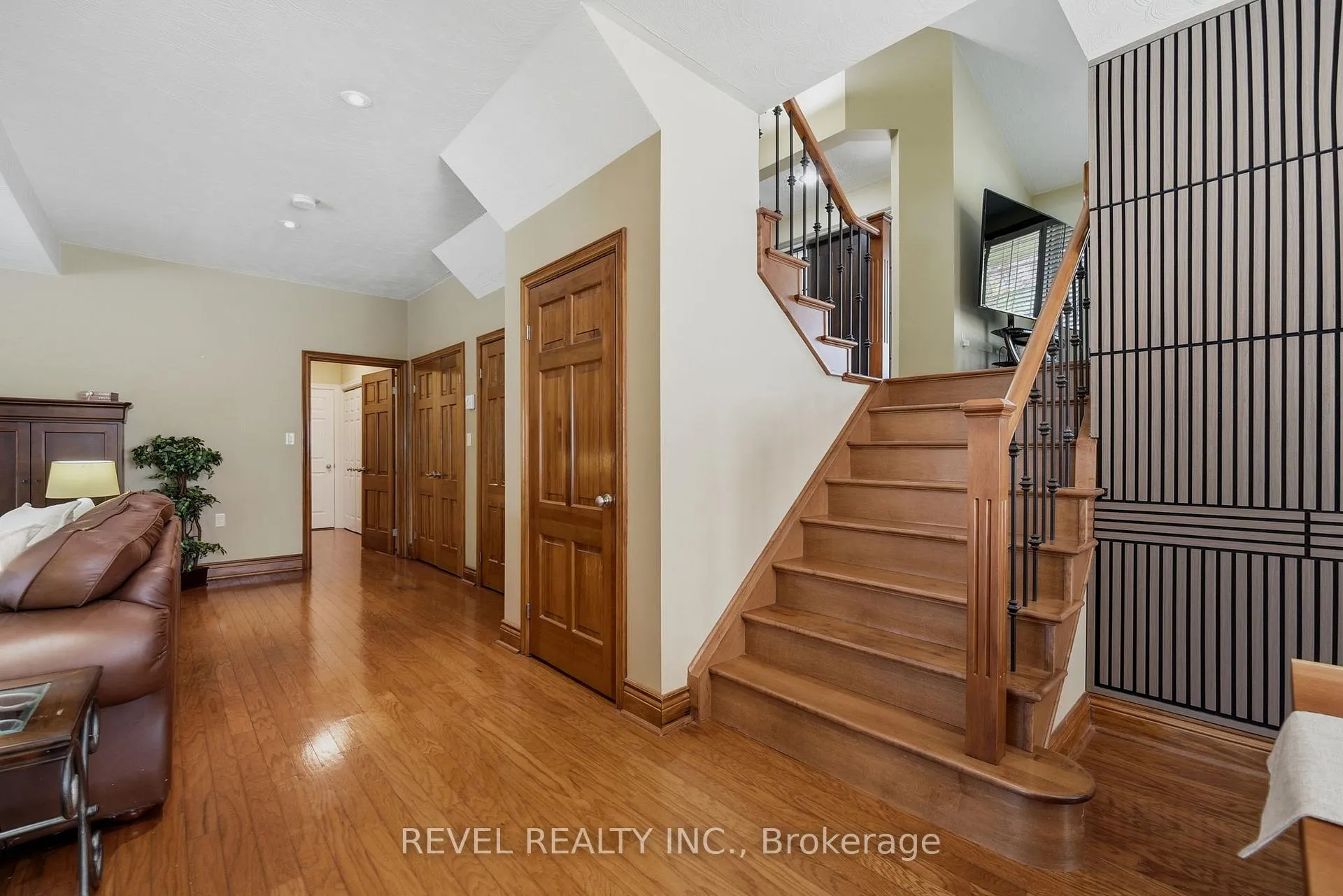 Photo 16 of 63 Millbridge Crescent, Pelham, Fonthill — HOMEH