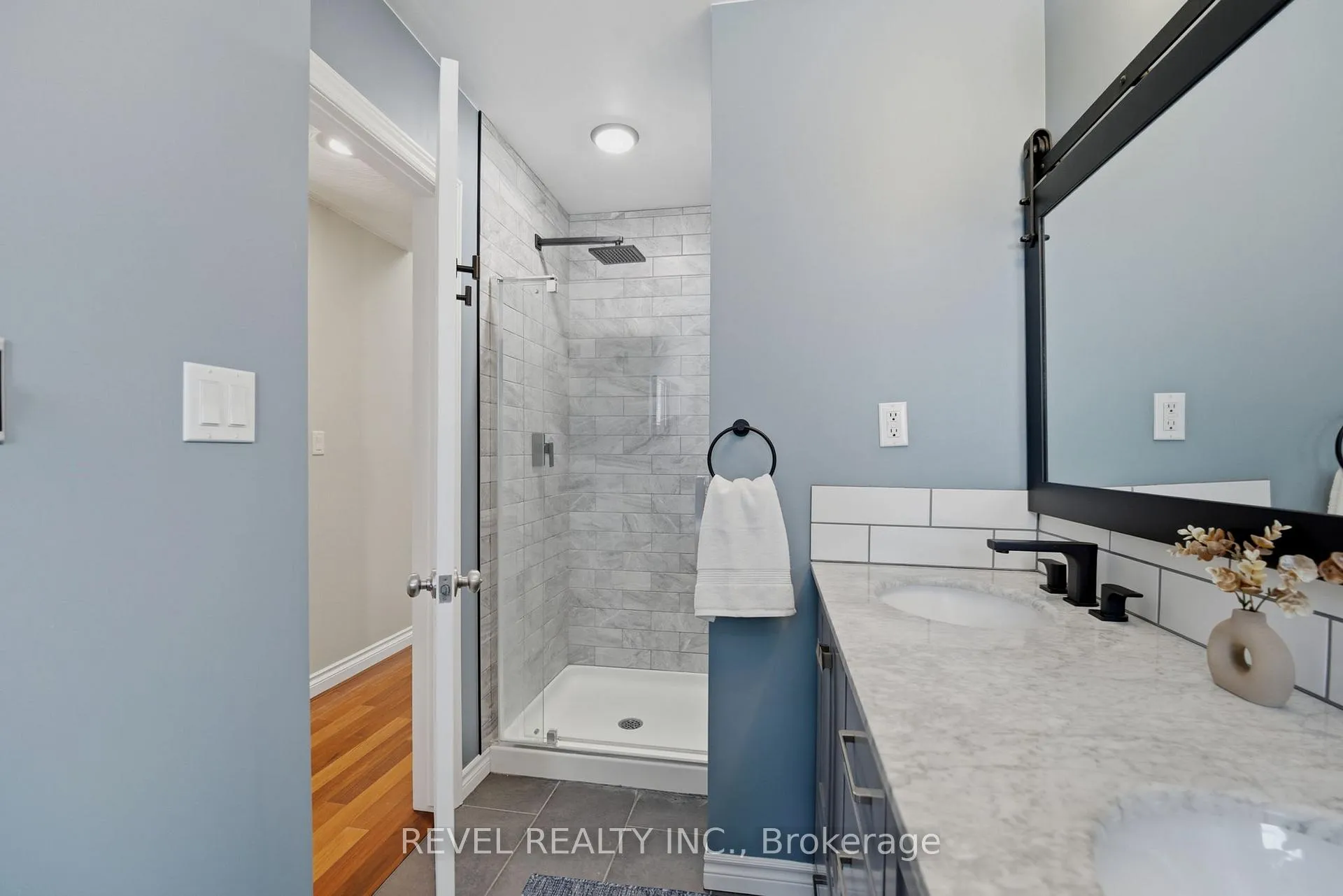 Photo 25 of 63 Millbridge Crescent, Pelham, Fonthill — HOMEH
