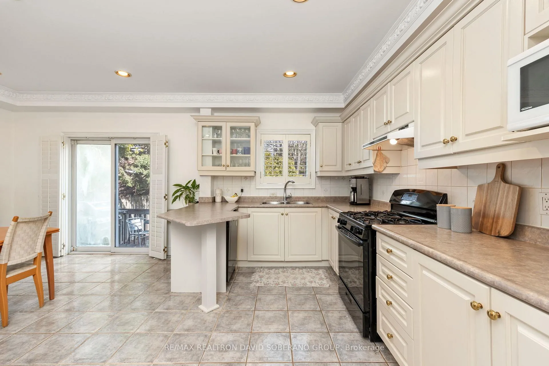 Photo 11 of 168 Clanton Park Road, North York, Clanton Park — HOMEH