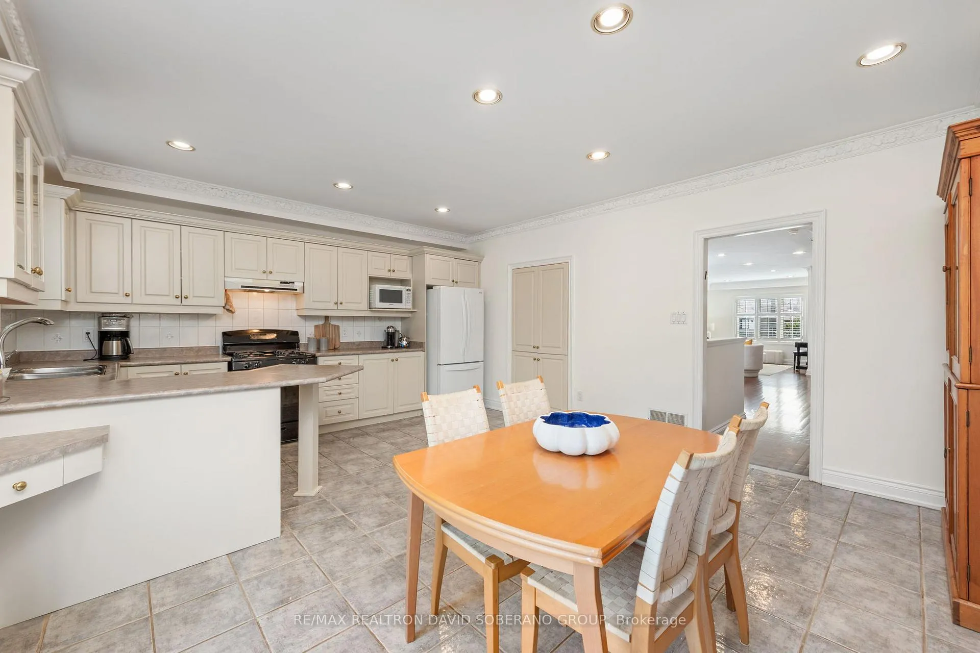 Photo 14 of 168 Clanton Park Road, North York, Clanton Park — HOMEH