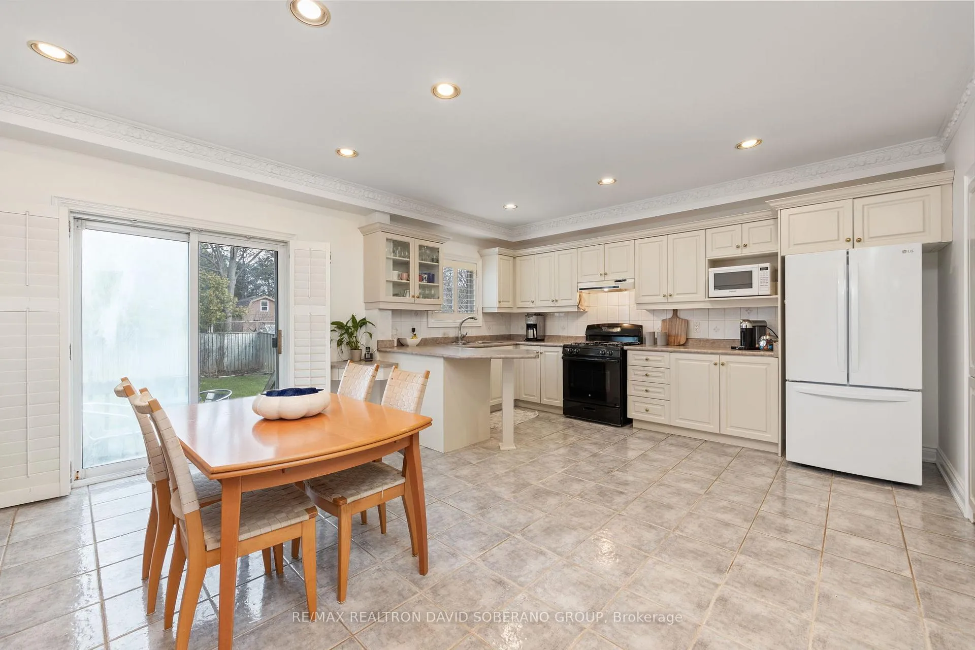 Photo 15 of 168 Clanton Park Road, North York, Clanton Park — HOMEH