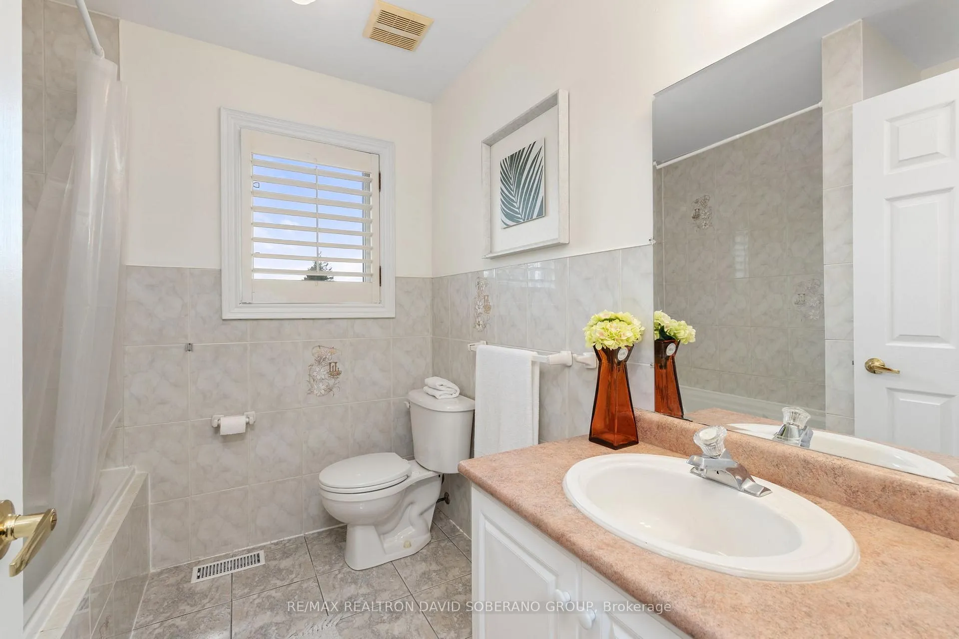 Photo 19 of 168 Clanton Park Road, North York, Clanton Park — HOMEH