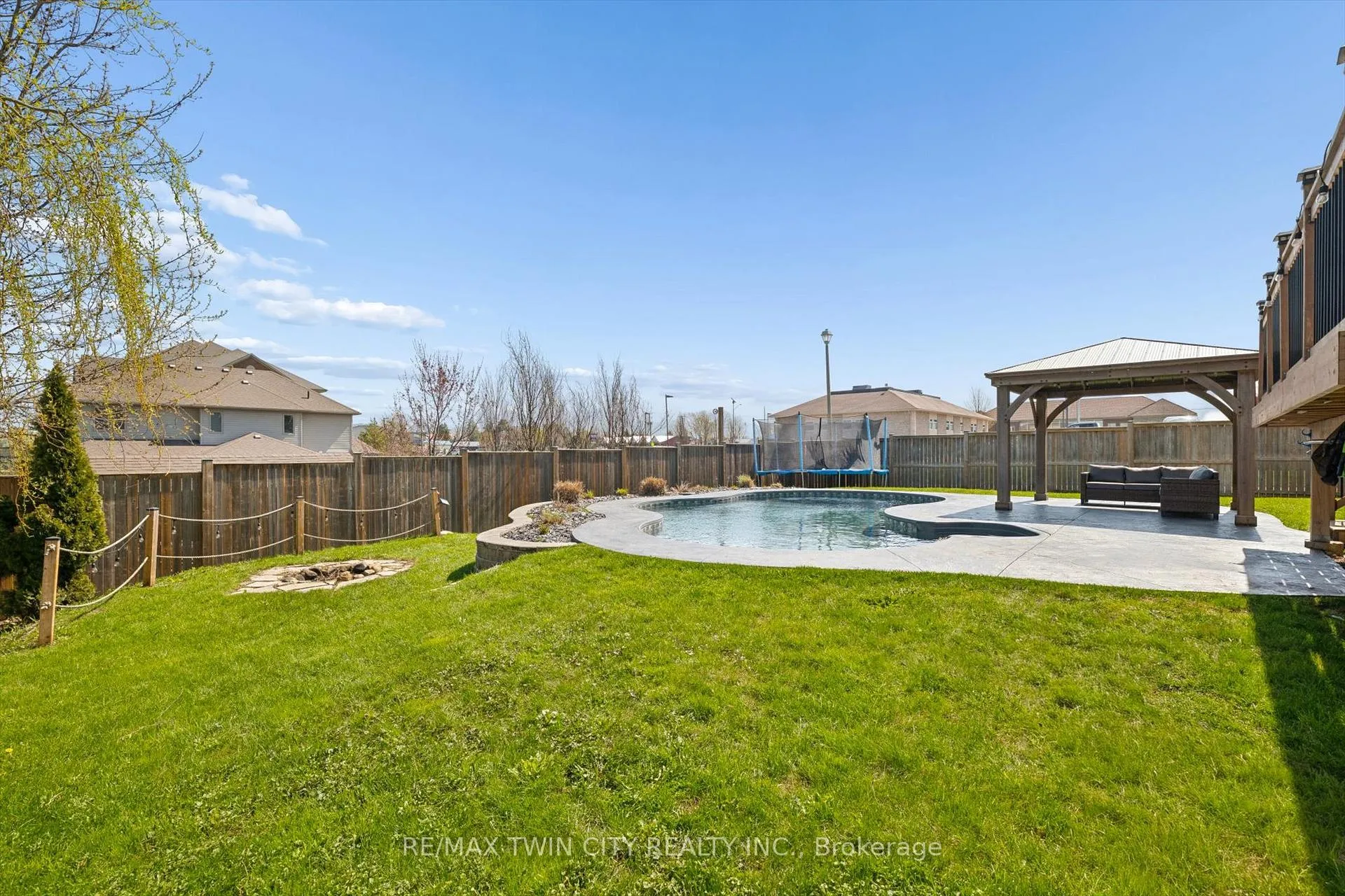 Photo 9 of 27 River Run Road, Mapleton, Rural Mapleton — HOMEH