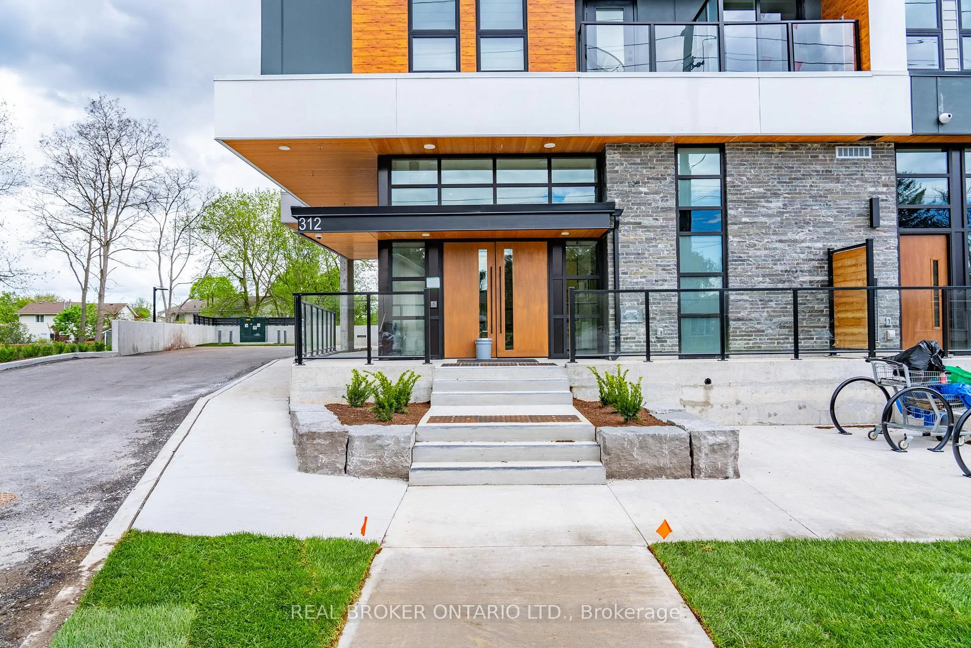 Photo 3 of Unit 310, 312 Erb Street W, Waterloo — HOMEH