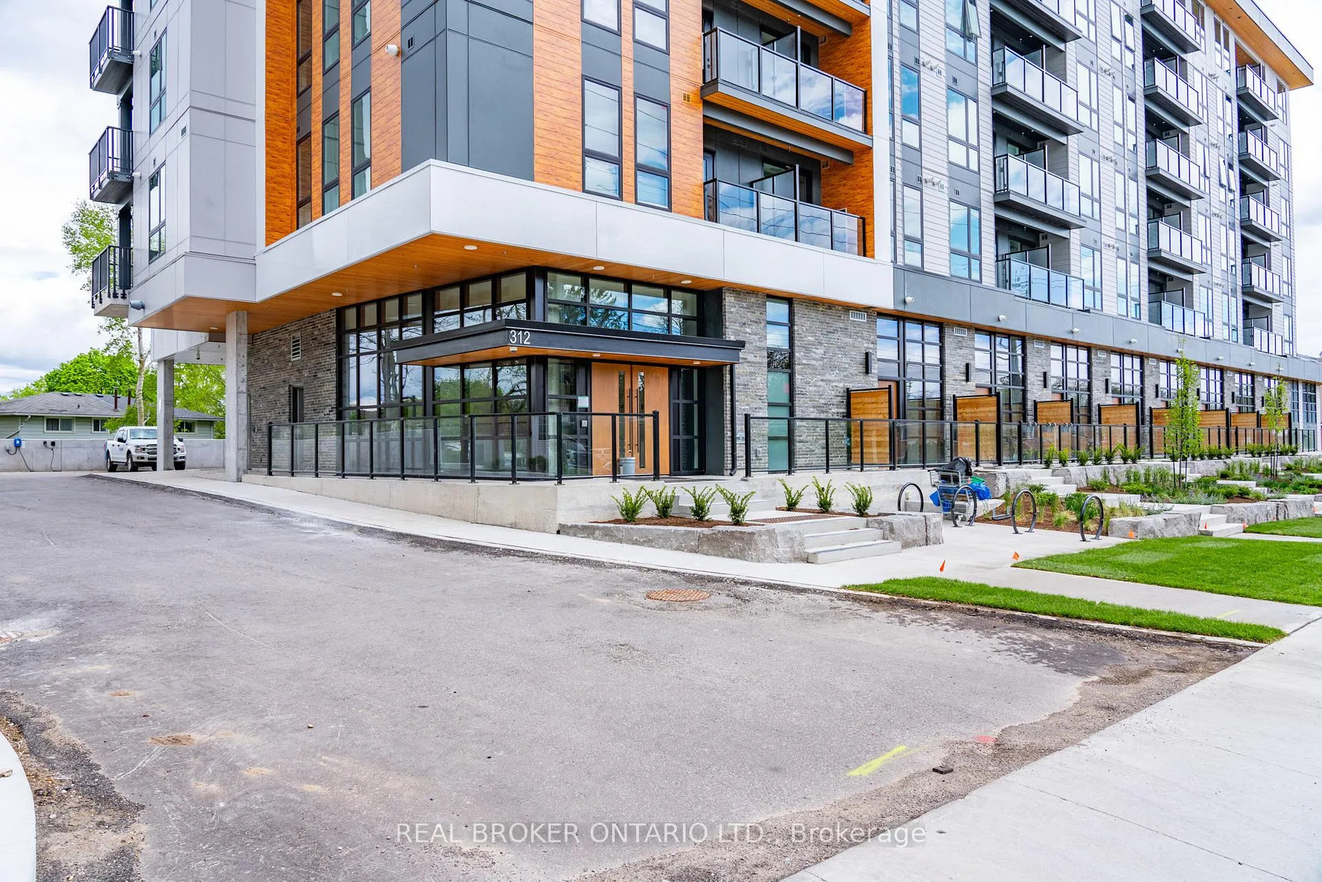Photo 4 of Unit 310, 312 Erb Street W, Waterloo — HOMEH