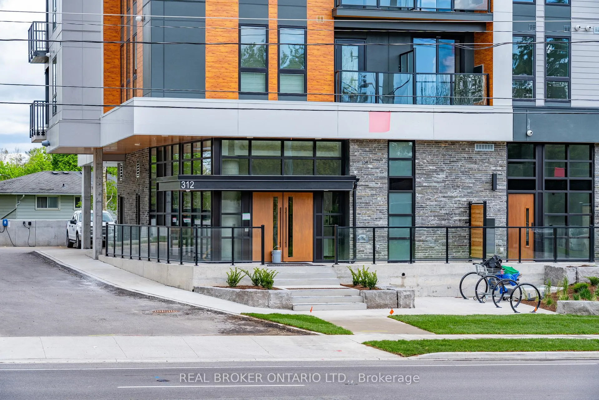 Photo 7 of Unit 310, 312 Erb Street W, Waterloo — HOMEH