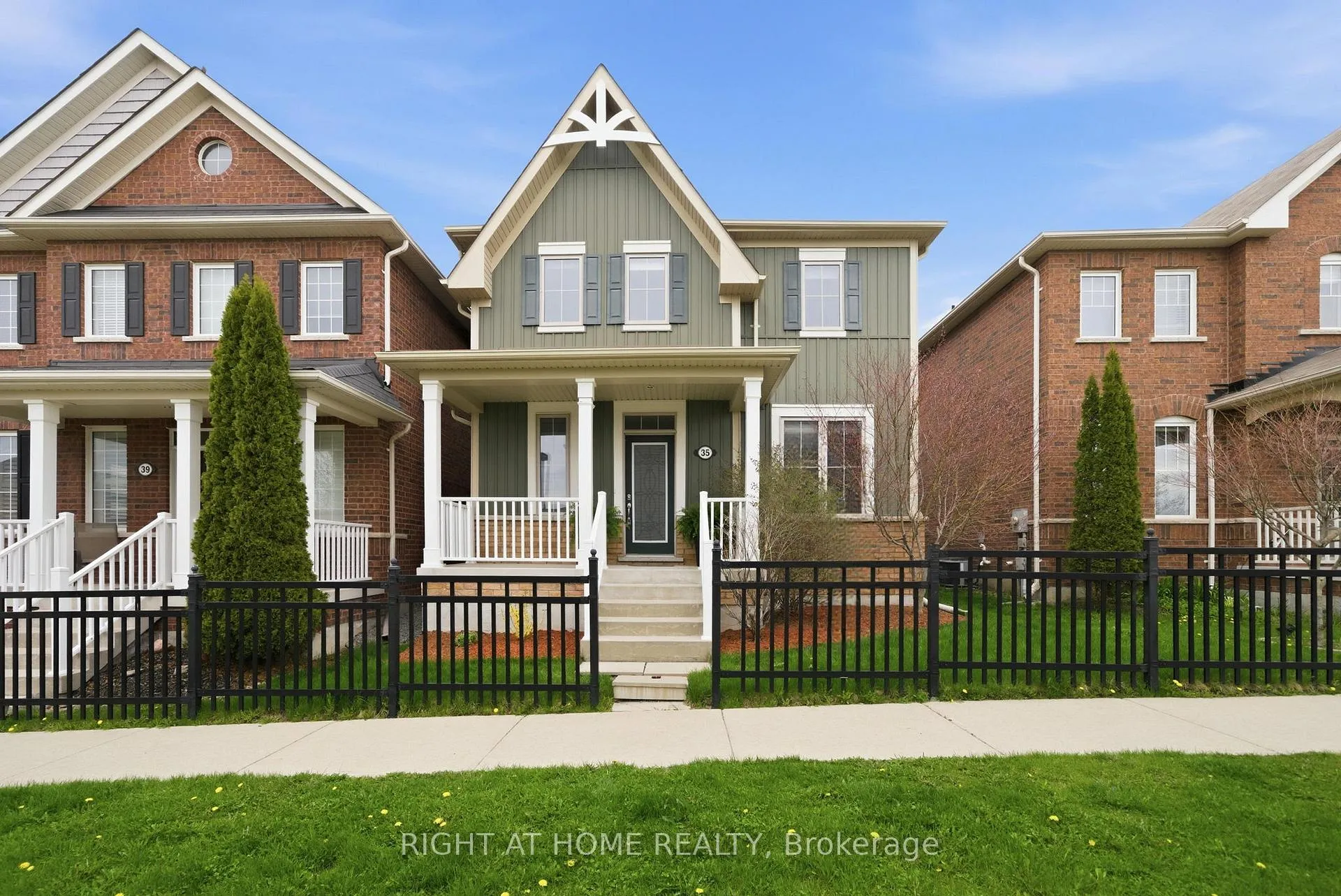 Photo 2 of 35 Gough Lane, Clarington, Bowmanville — HOMEH