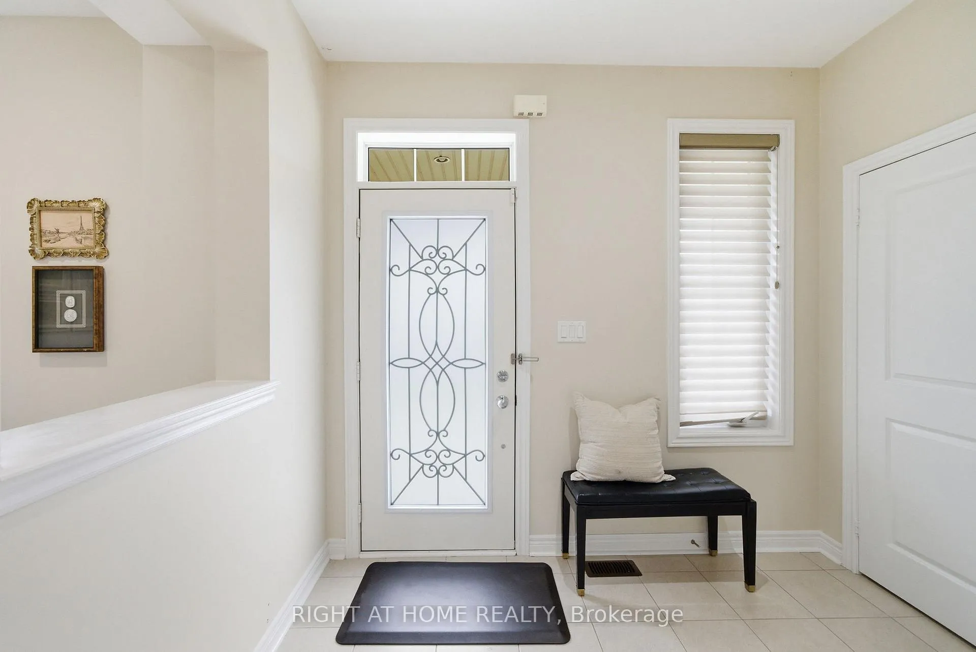 Photo 4 of 35 Gough Lane, Clarington, Bowmanville — HOMEH