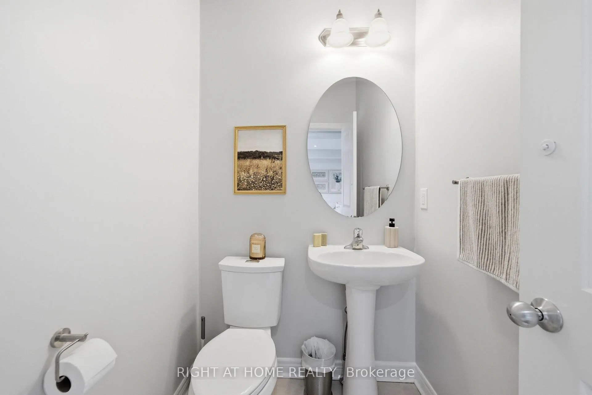 Photo 19 of 35 Gough Lane, Clarington, Bowmanville — HOMEH