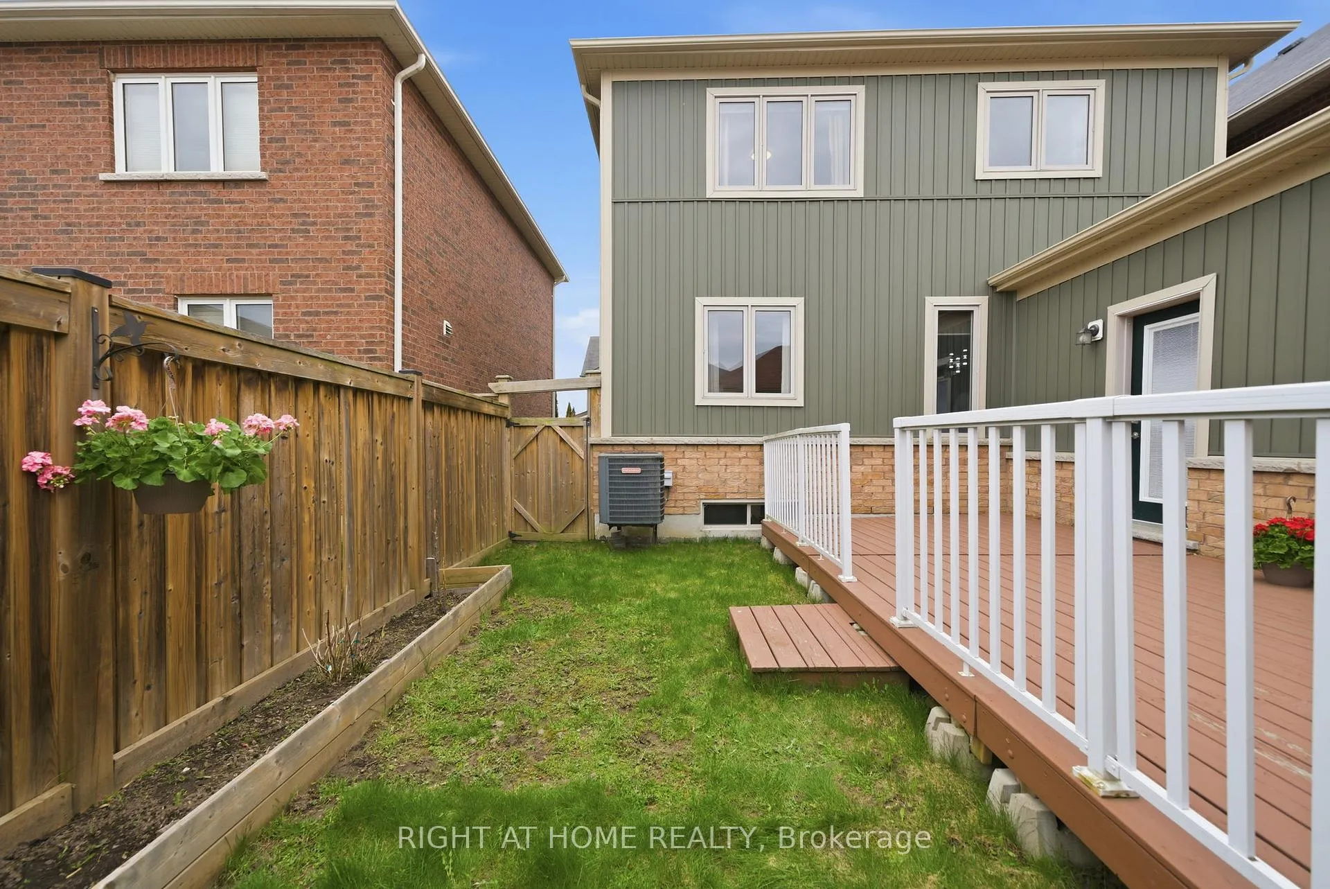 Photo 40 of 35 Gough Lane, Clarington, Bowmanville — HOMEH