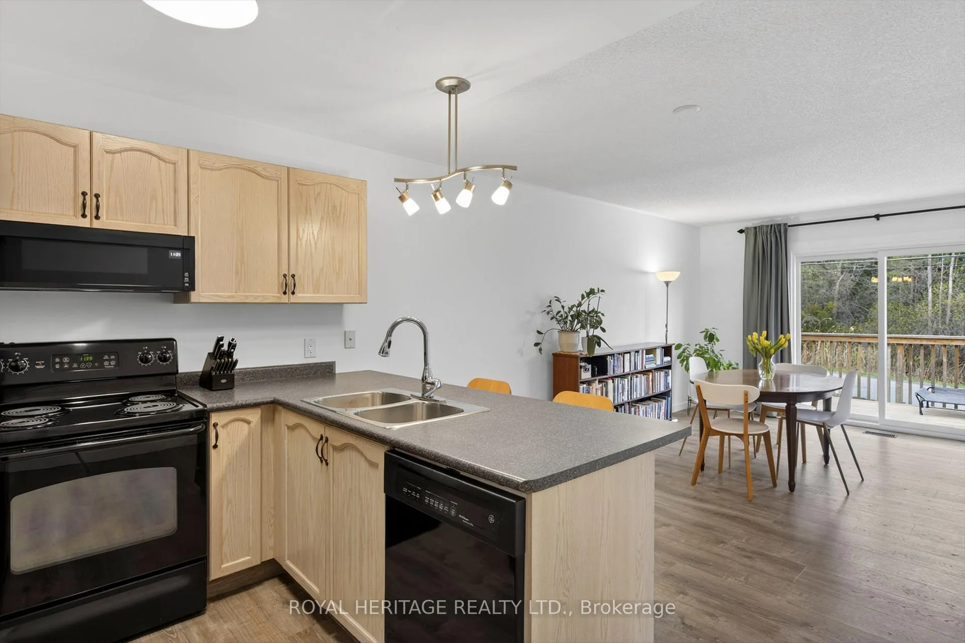 Photo 7 of 26 Stonebridge Court, Peterborough, Otonabee Ward 1 — HOMEH