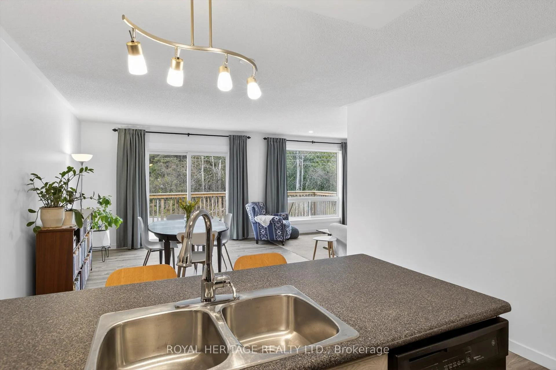 Photo 10 of 26 Stonebridge Court, Peterborough, Otonabee Ward 1 — HOMEH