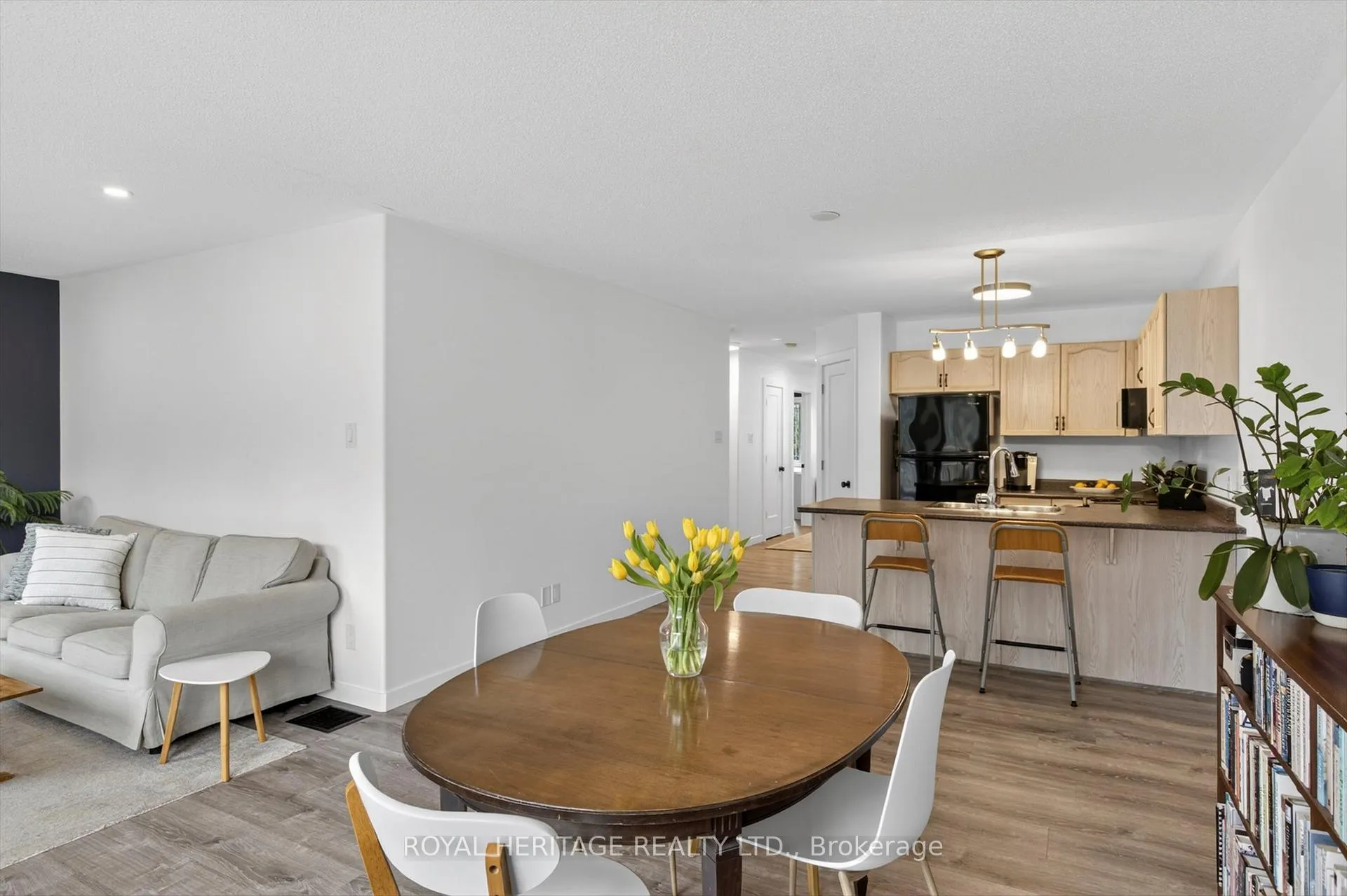Photo 12 of 26 Stonebridge Court, Peterborough, Otonabee Ward 1 — HOMEH