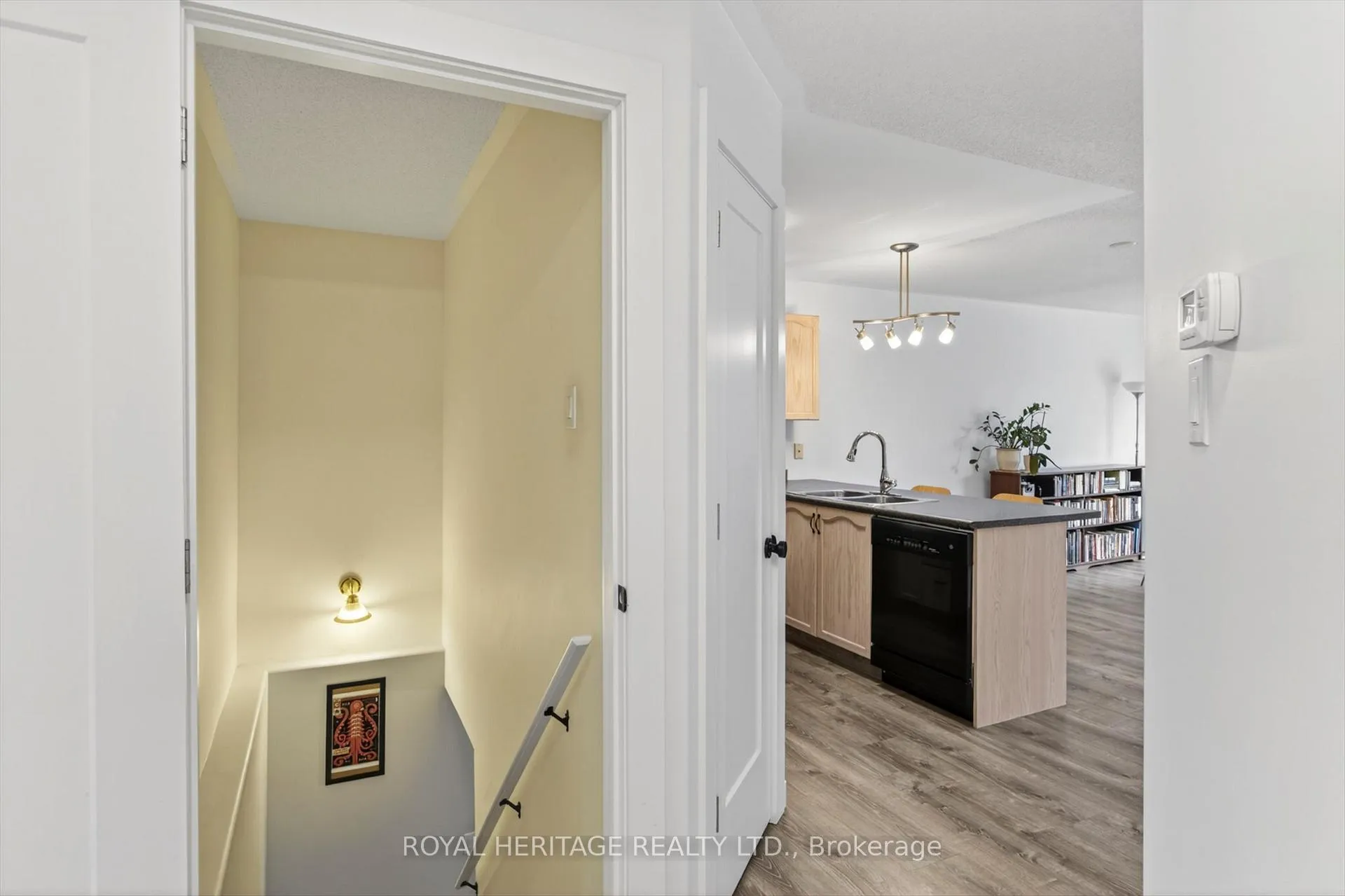Photo 21 of 26 Stonebridge Court, Peterborough, Otonabee Ward 1 — HOMEH