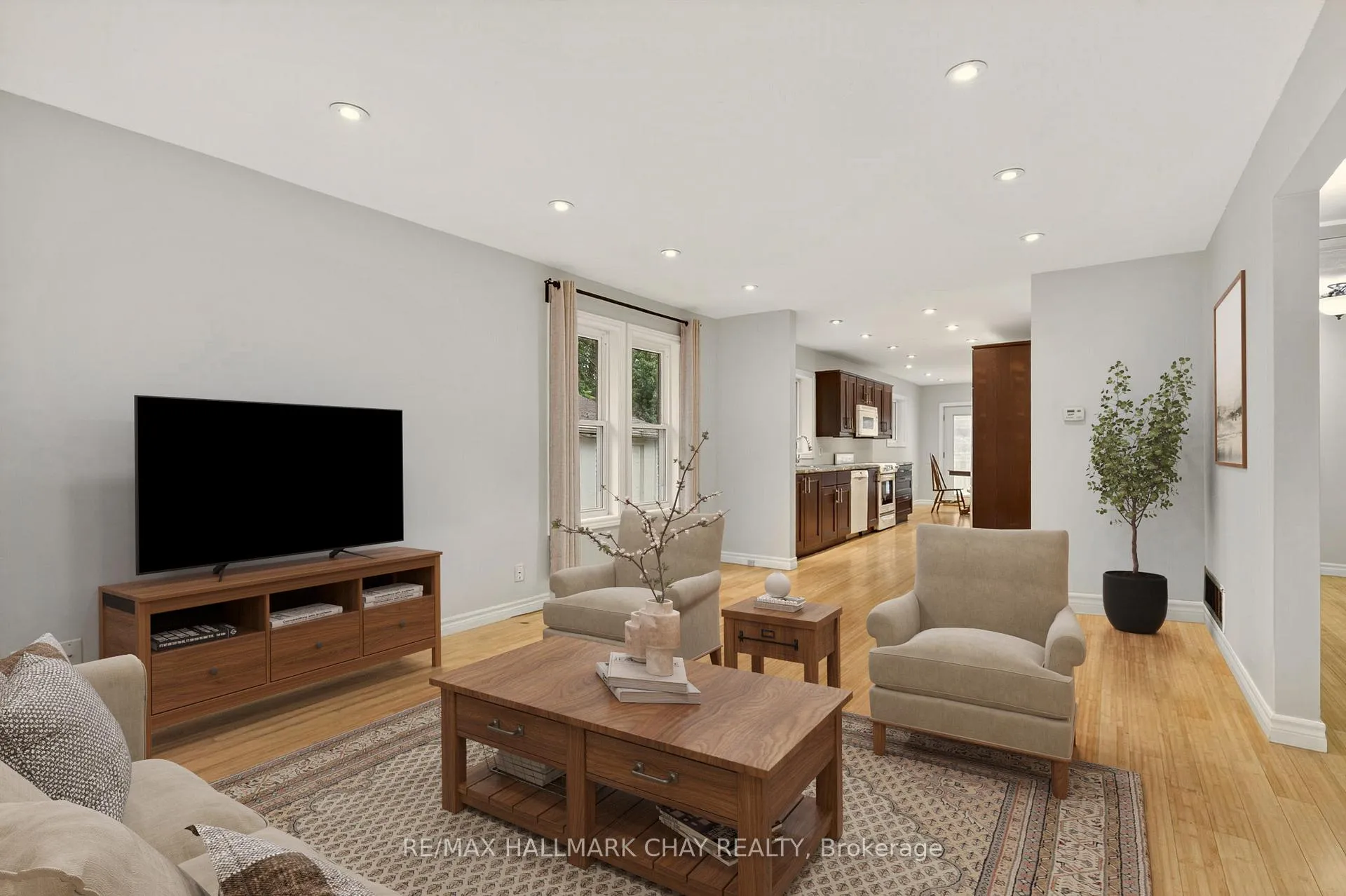 Photo 7 of 29 Oakley Park Square, Barrie, Wellington — HOMEH