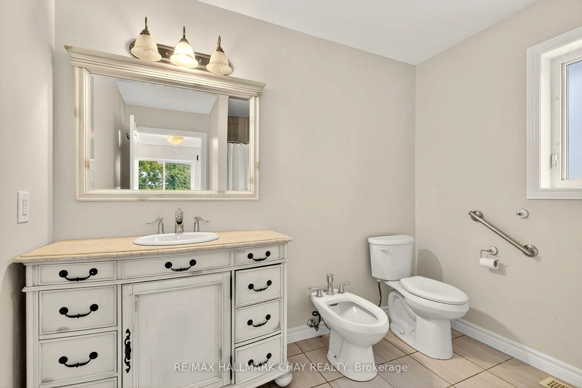 Photo 16 of 29 Oakley Park Square, Barrie, Wellington — HOMEH