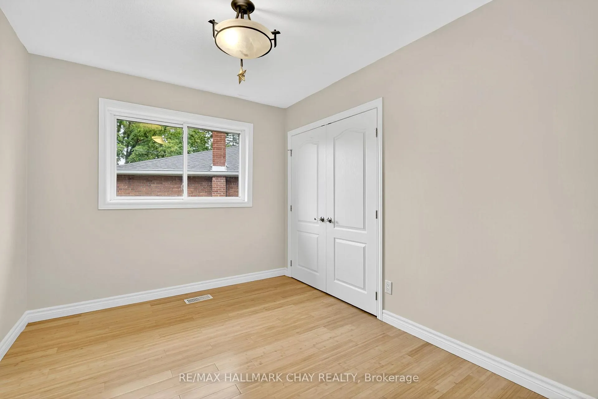Photo 18 of 29 Oakley Park Square, Barrie, Wellington — HOMEH