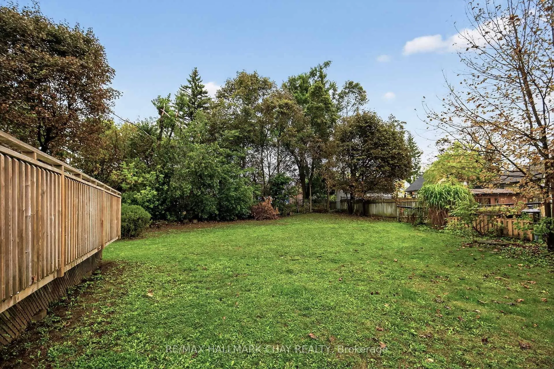 Photo 24 of 29 Oakley Park Square, Barrie, Wellington — HOMEH