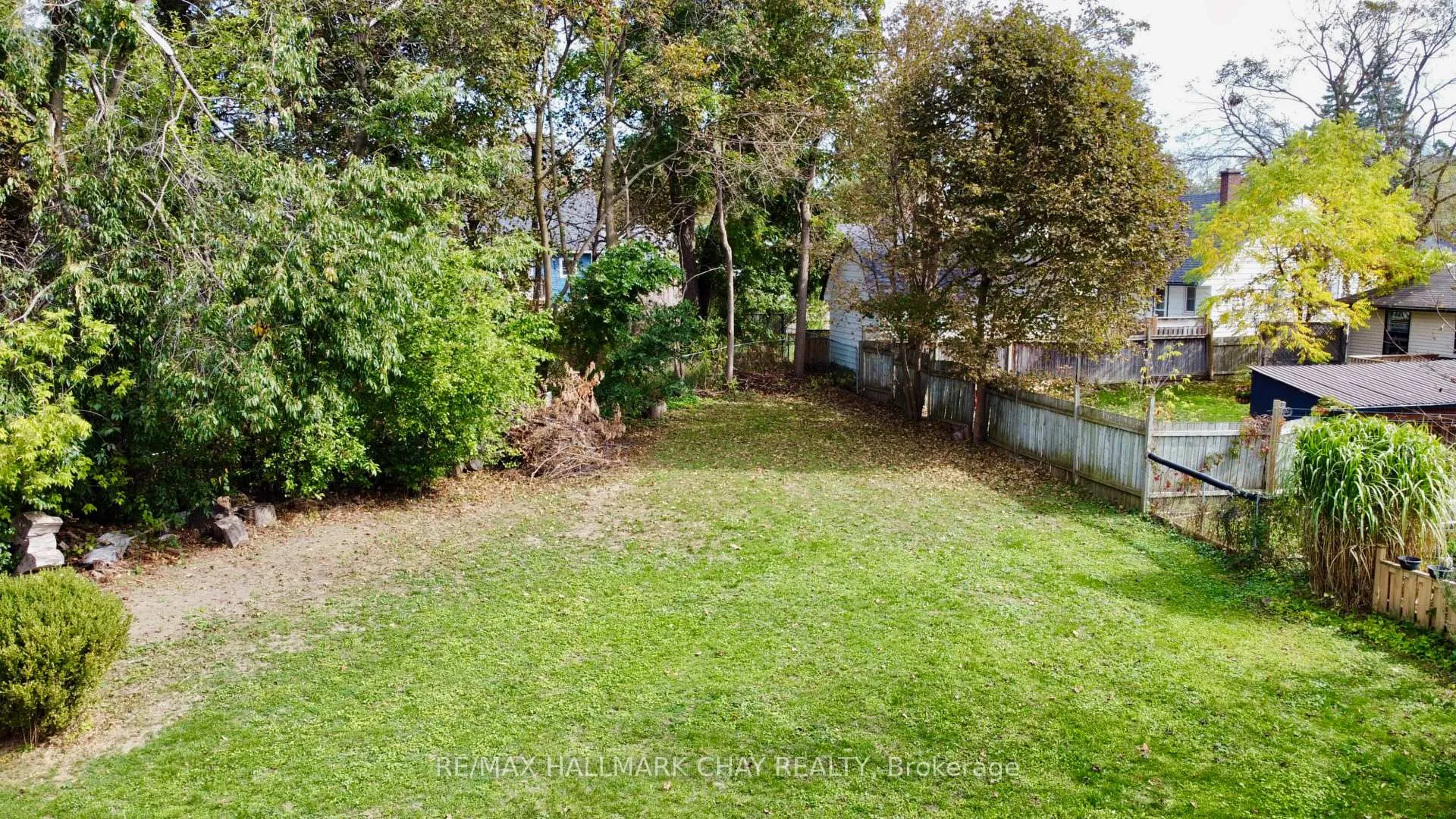 Photo 27 of 29 Oakley Park Square, Barrie, Wellington — HOMEH