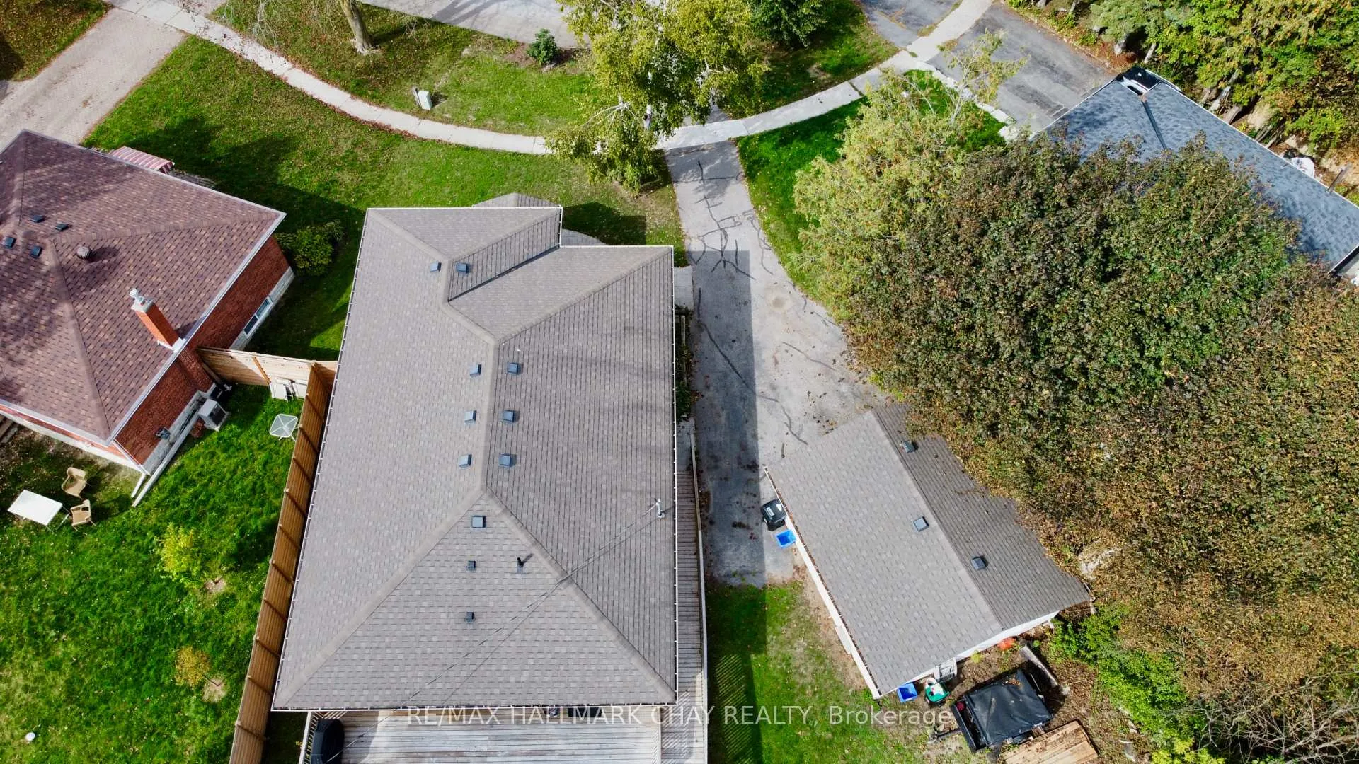 Photo 29 of 29 Oakley Park Square, Barrie, Wellington — HOMEH