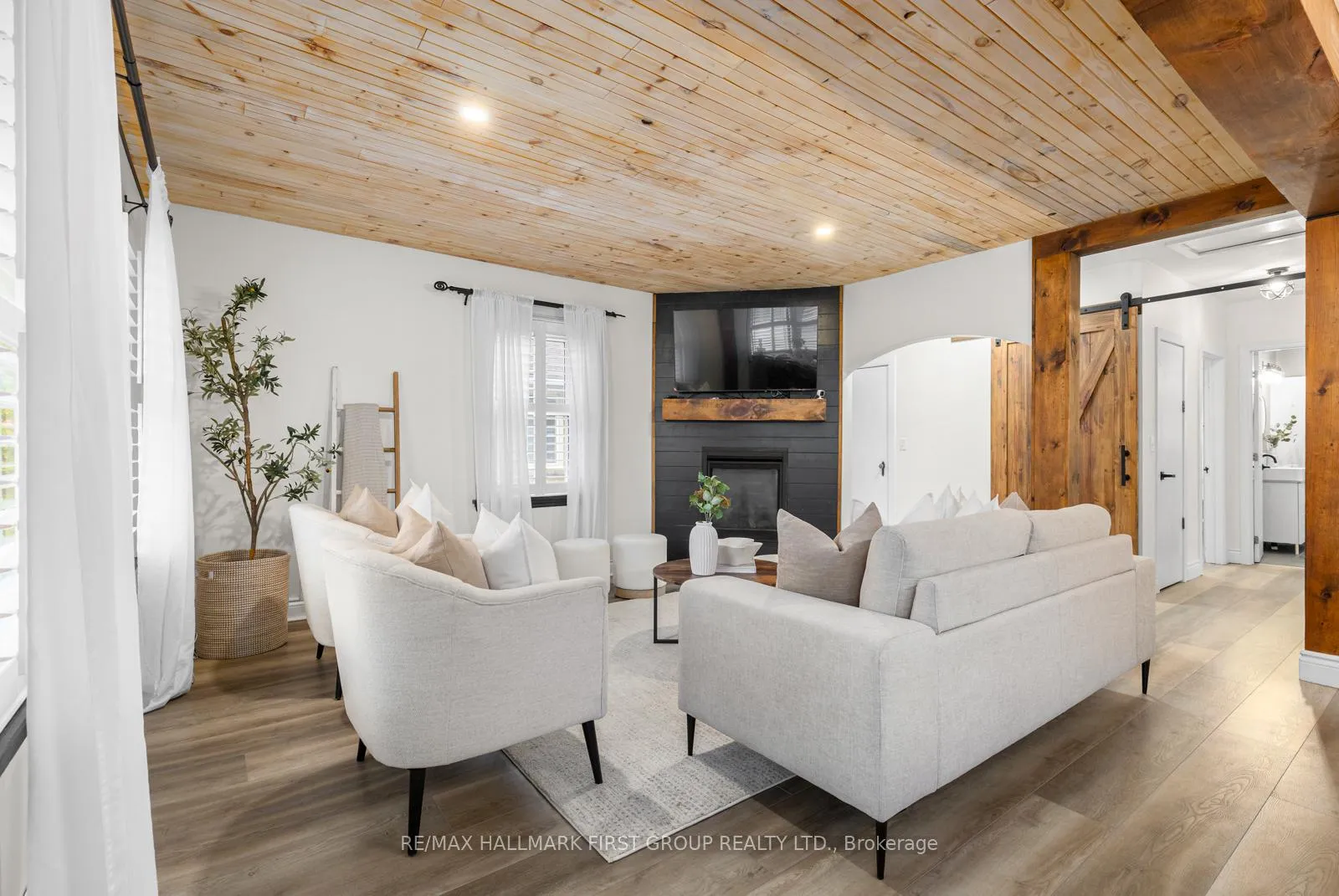 Photo 7 of 436 Fairleigh Avenue, Oshawa, McLaughlin — HOMEH
