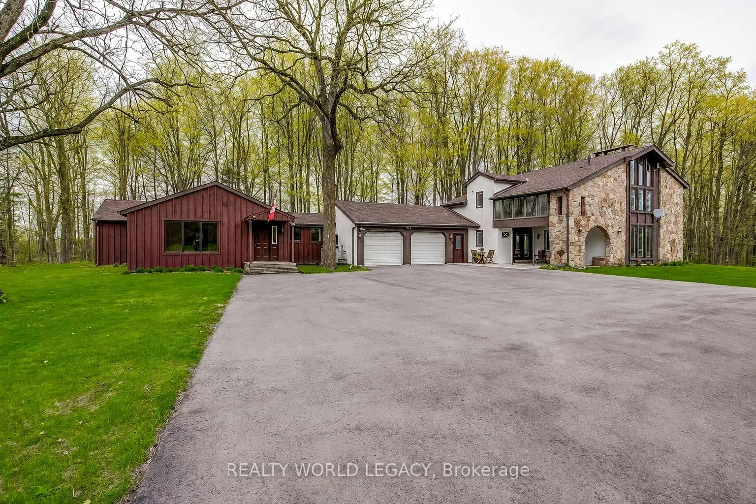 Photo 3 of 2236 Centre Road, Hamilton, Rural Flamborough — HOMEH