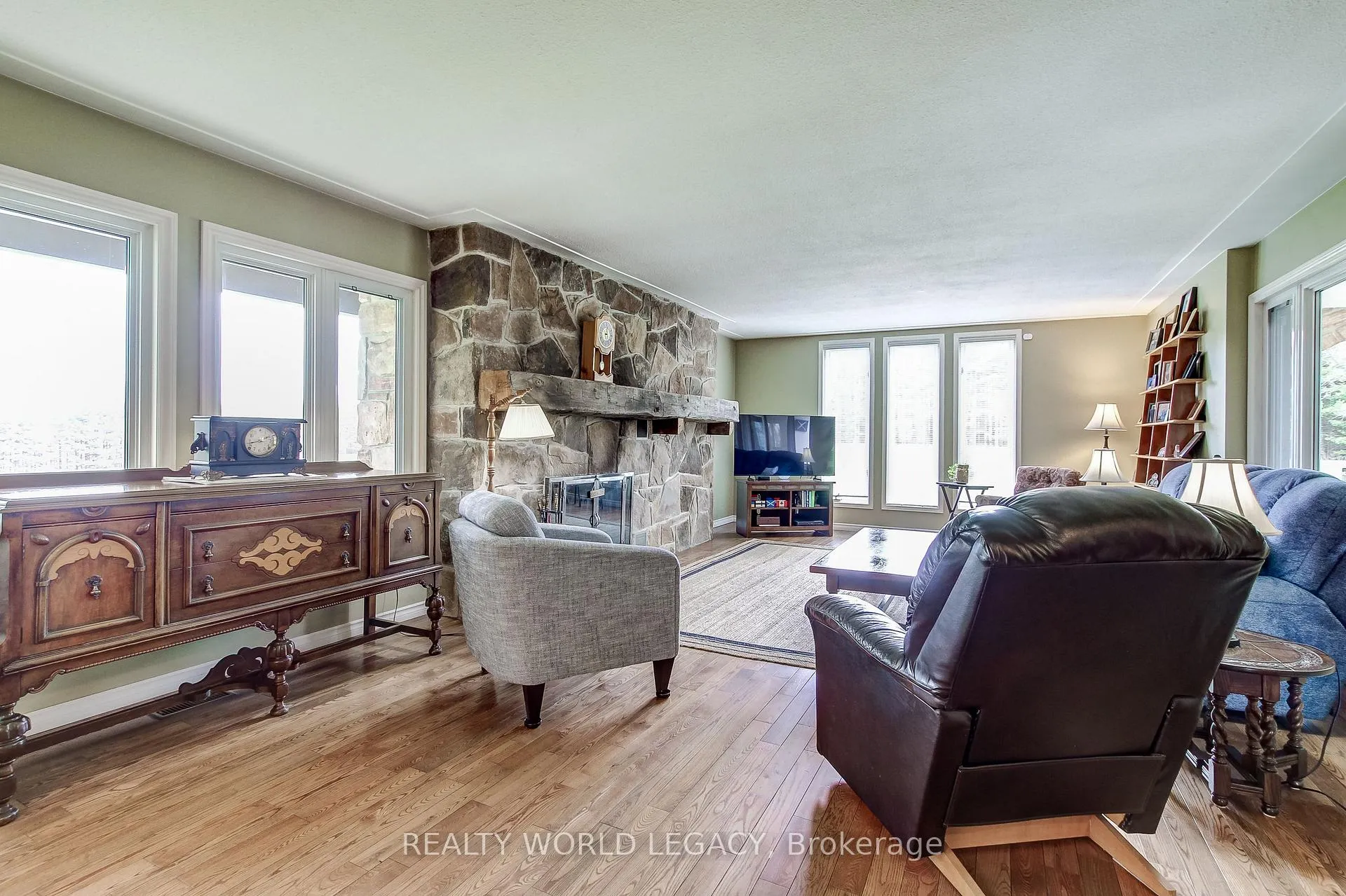 Photo 16 of 2236 Centre Road, Hamilton, Rural Flamborough — HOMEH