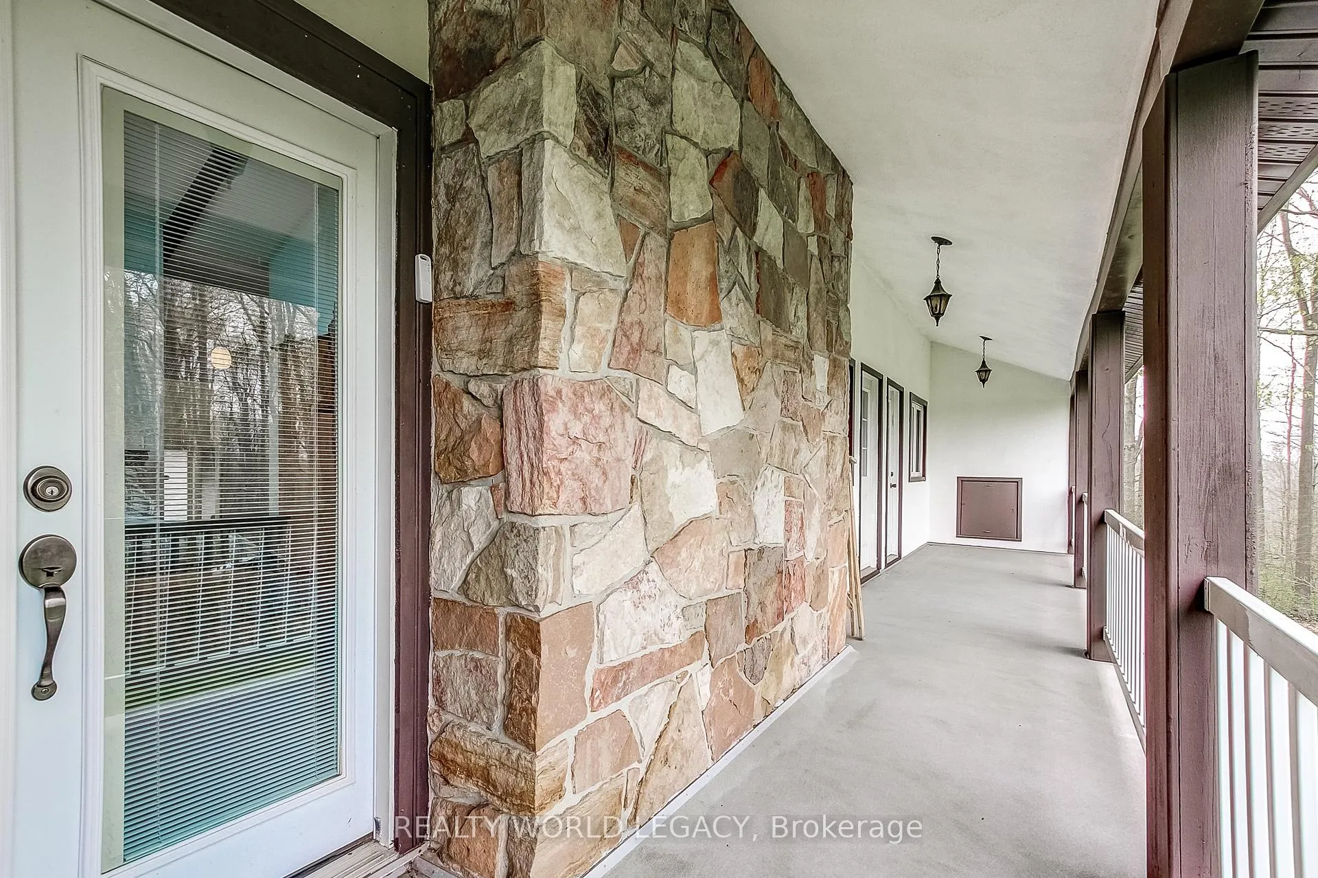 Photo 23 of 2236 Centre Road, Hamilton, Rural Flamborough — HOMEH