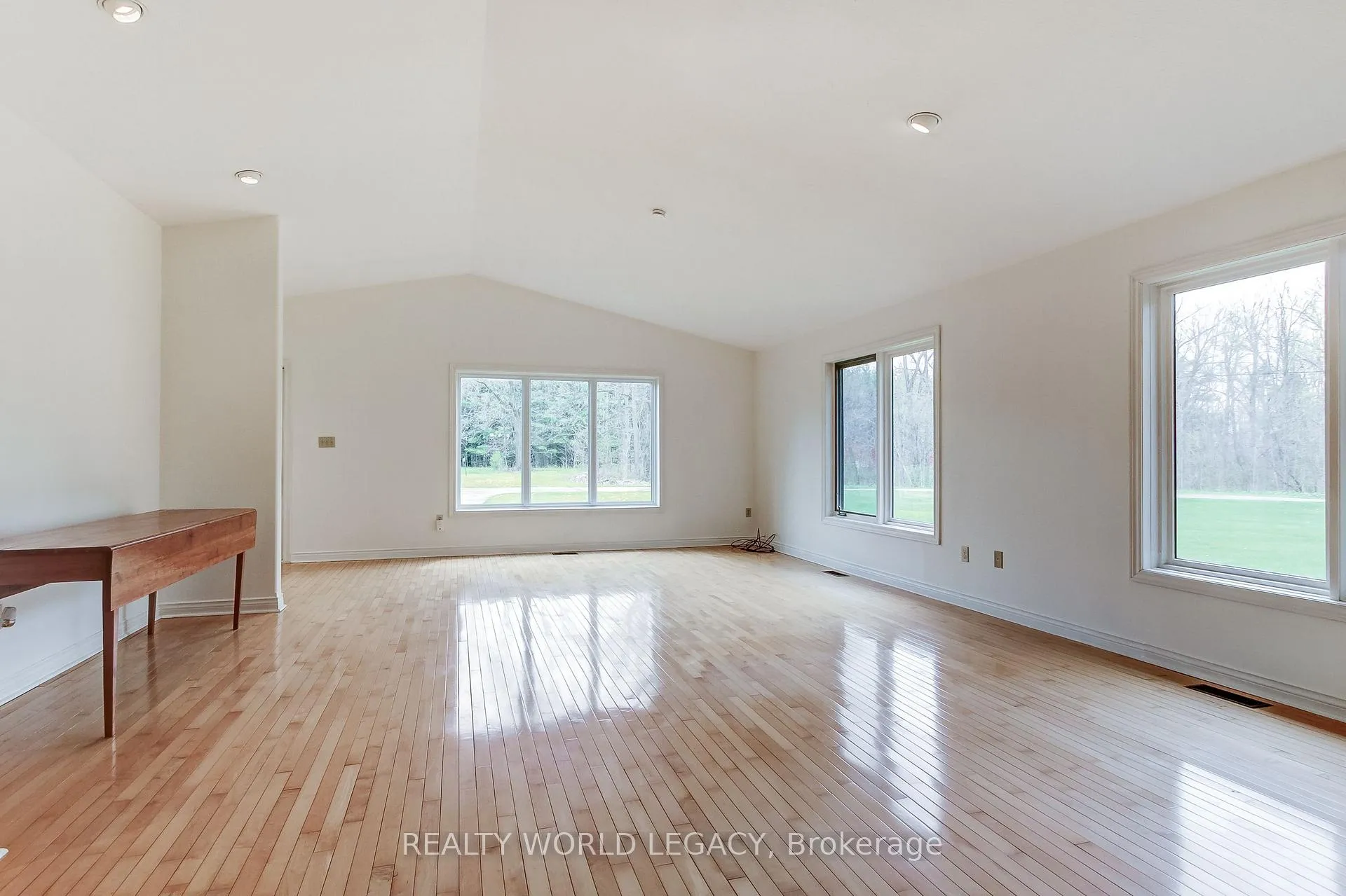 Photo 27 of 2236 Centre Road, Hamilton, Rural Flamborough — HOMEH
