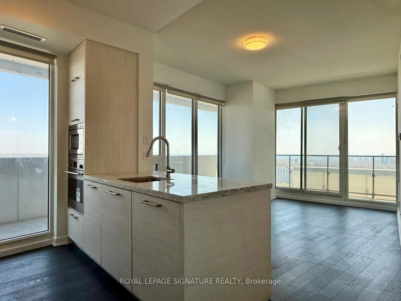 Photo 2 of Unit 3903, 2221 Yonge Street, Toronto, Mount Pleasant West — HOMEH
