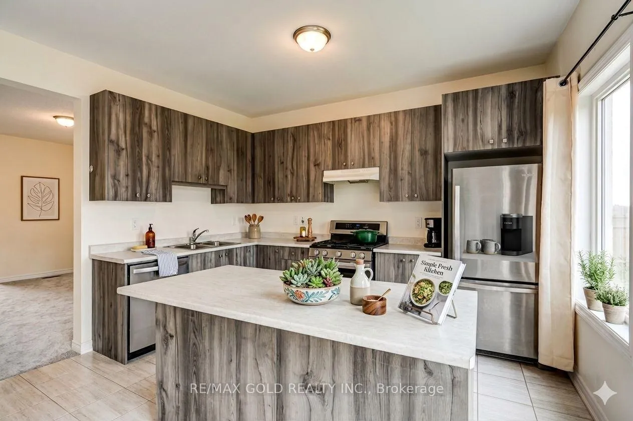 Photo 7 of 84 Atlantis Drive W, Orillia — HOMEH