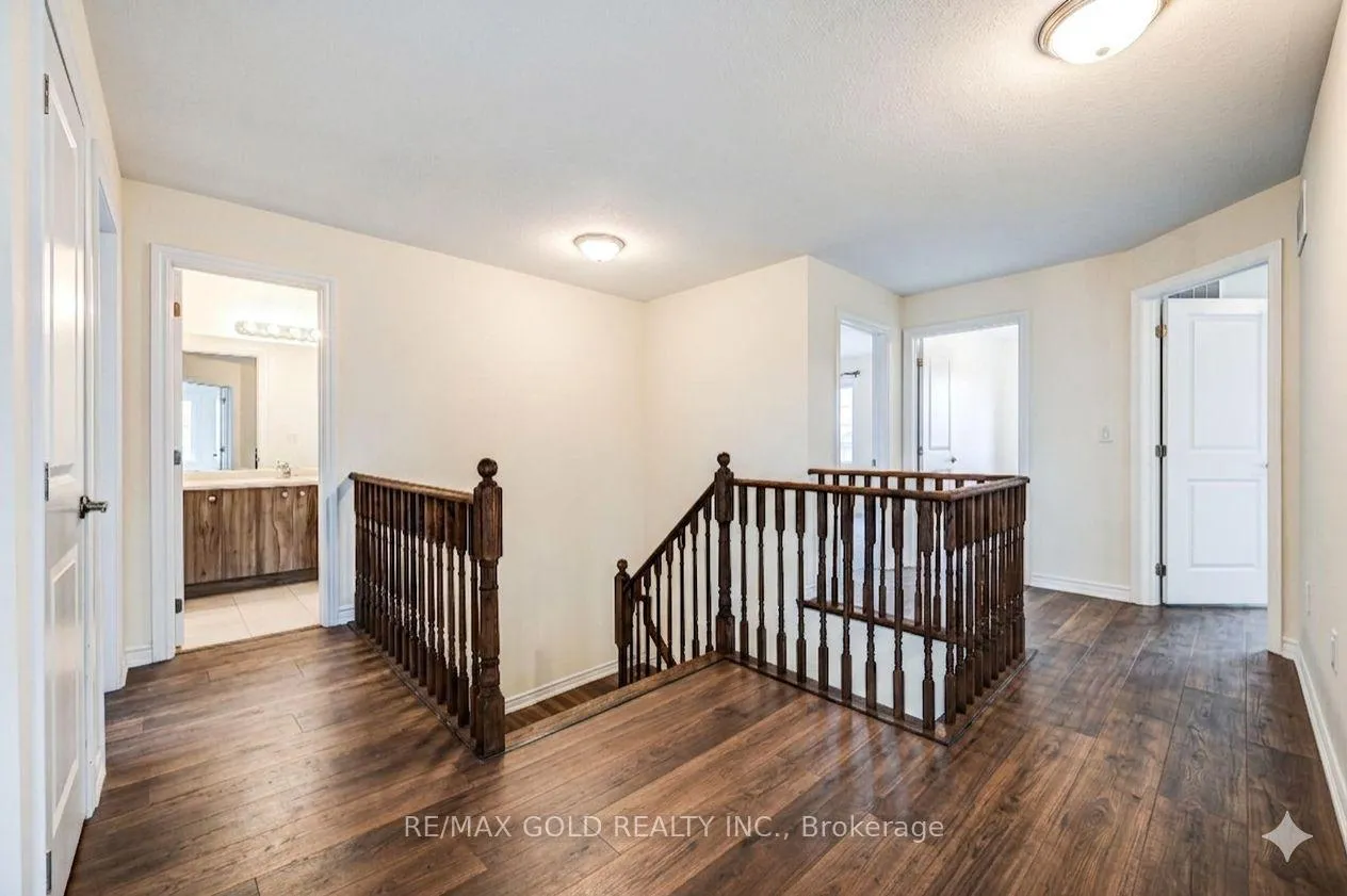 Photo 12 of 84 Atlantis Drive W, Orillia — HOMEH