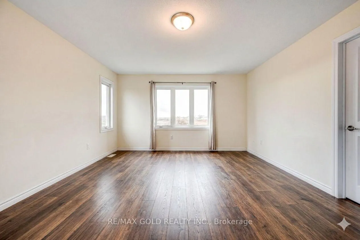 Photo 14 of 84 Atlantis Drive W, Orillia — HOMEH