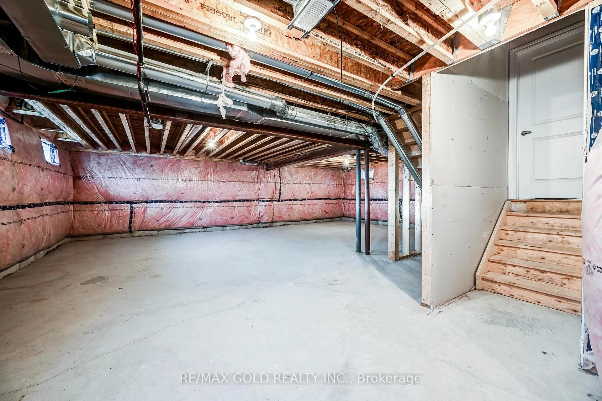 Photo 30 of 84 Atlantis Drive W, Orillia — HOMEH