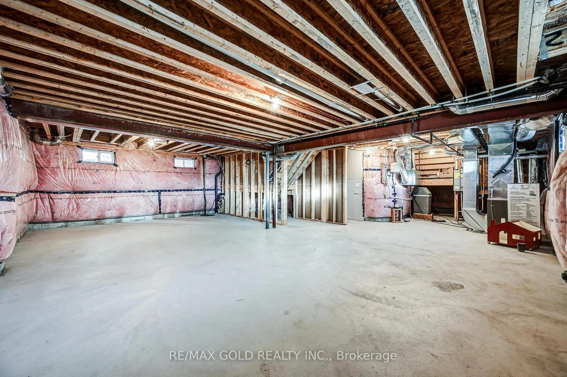 Photo 31 of 84 Atlantis Drive W, Orillia — HOMEH