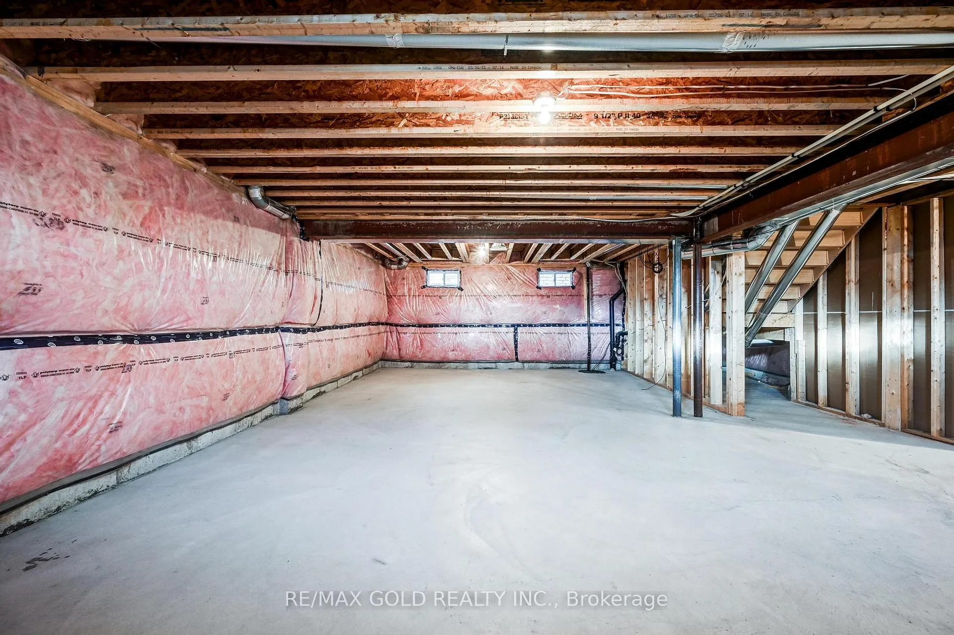 Photo 32 of 84 Atlantis Drive W, Orillia — HOMEH