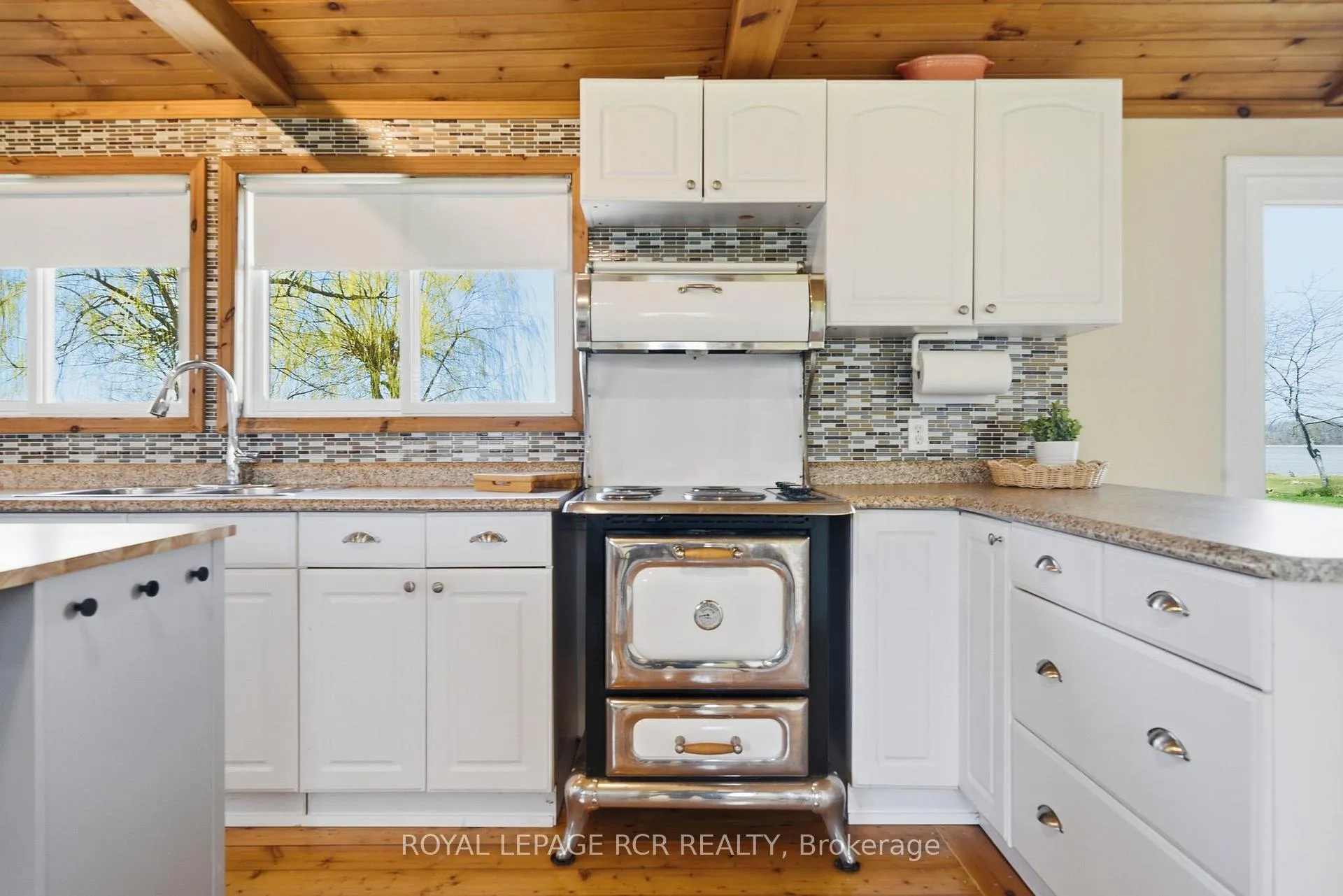 Photo 10 of 130 Ould Drive, Prince Edward County, Hillier Ward — HOMEH