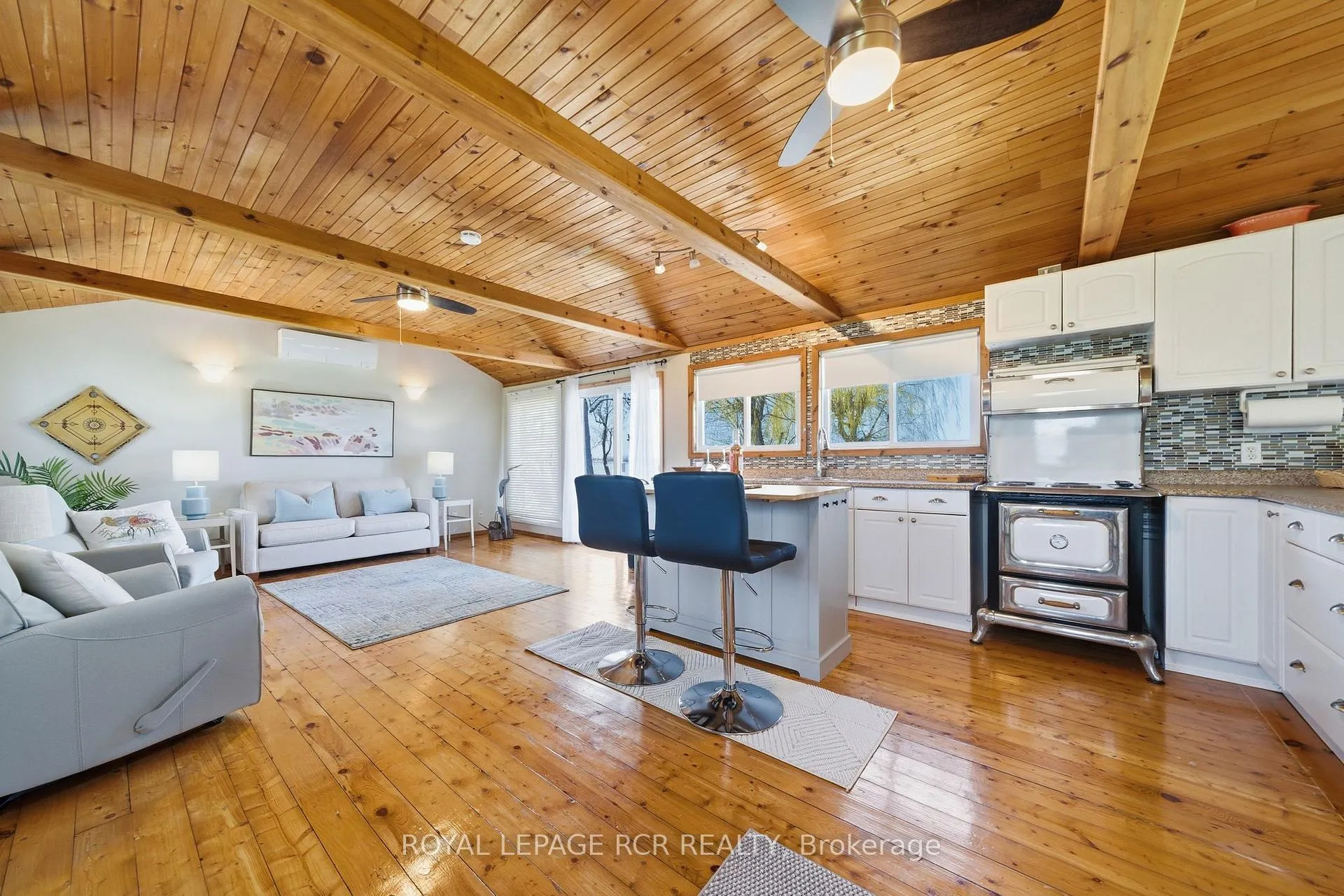 Photo 17 of 130 Ould Drive, Prince Edward County, Hillier Ward — HOMEH