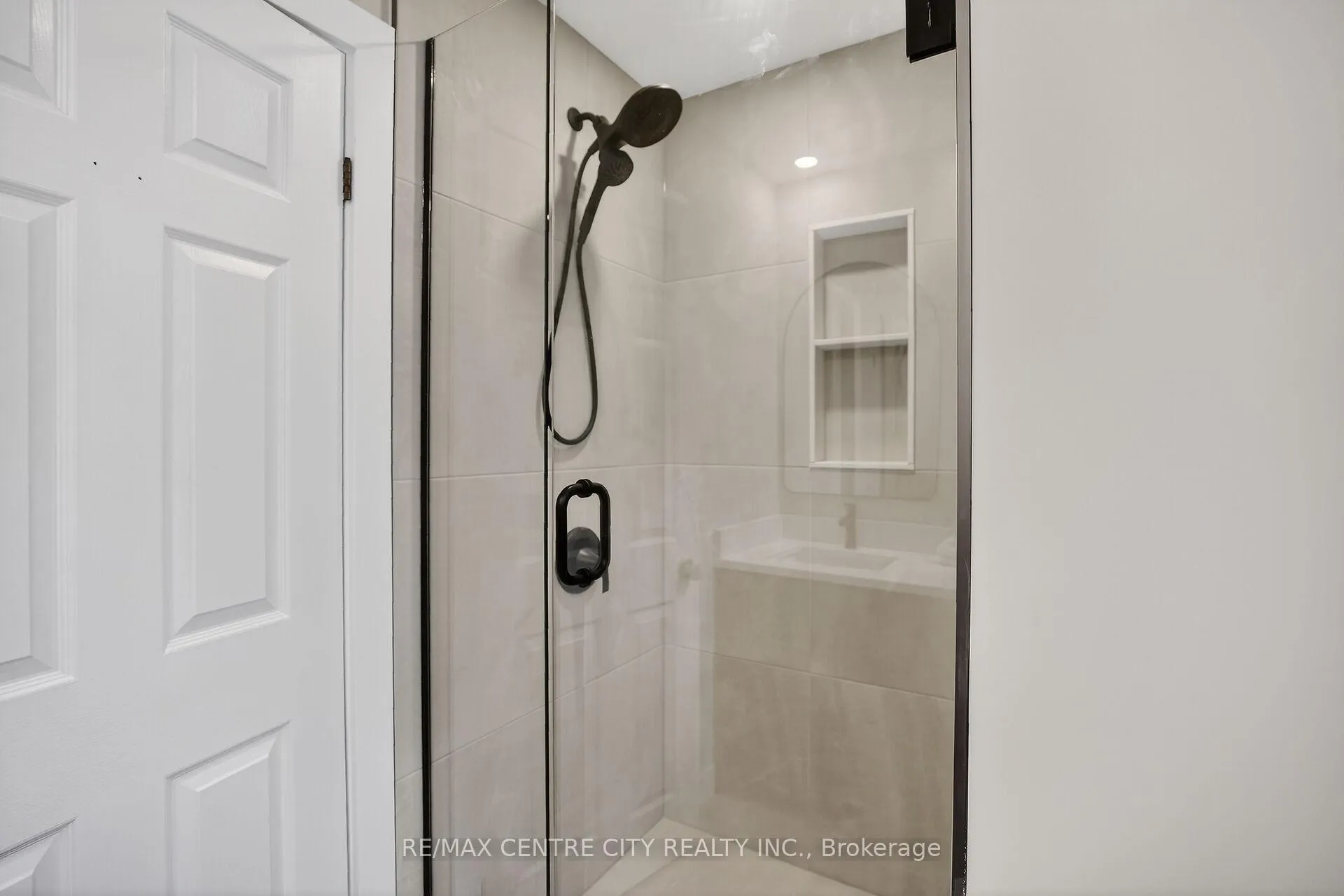 Photo 23 of 92 Mill Street, Middlesex Centre, Ilderton — HOMEH