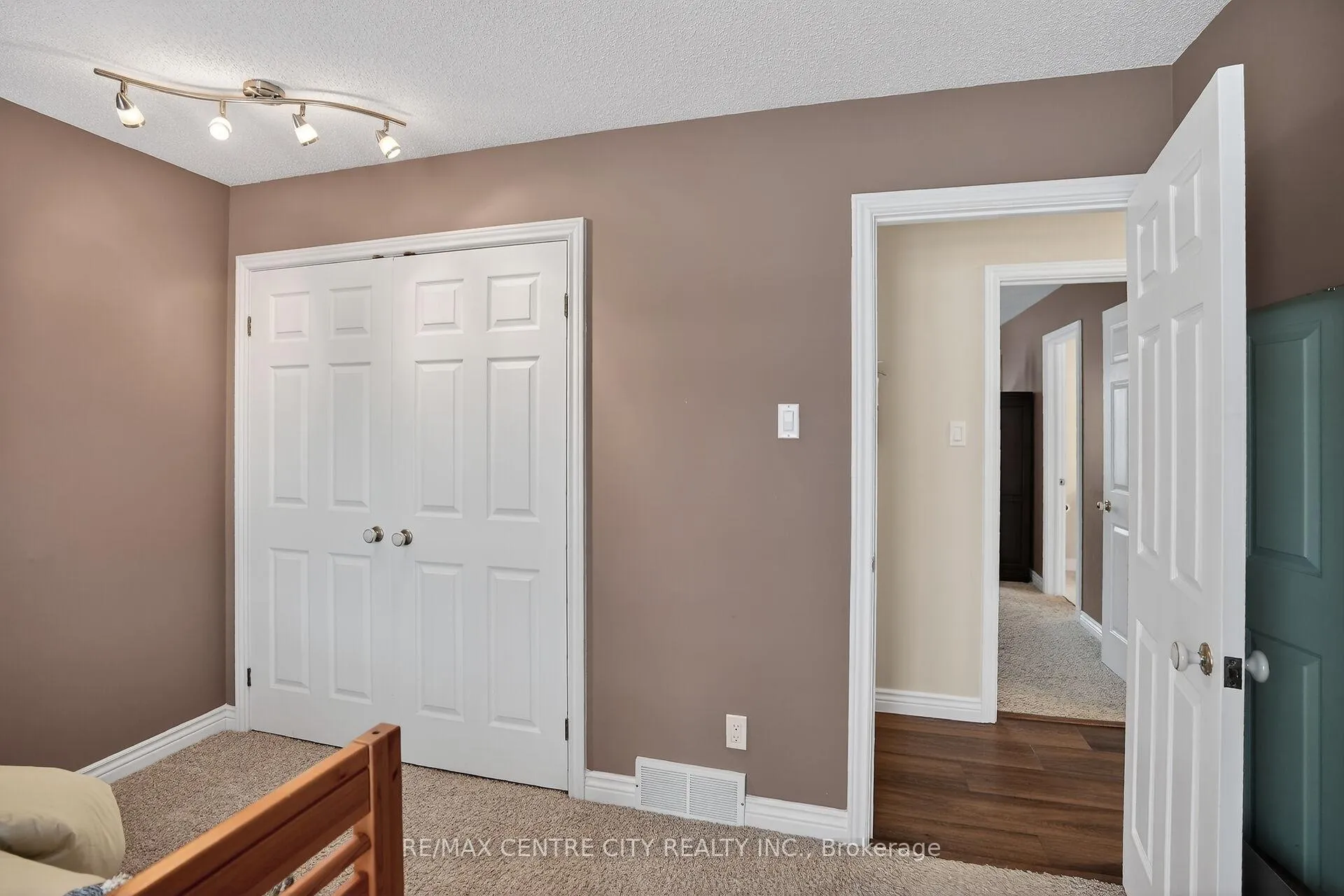 Photo 25 of 92 Mill Street, Middlesex Centre, Ilderton — HOMEH