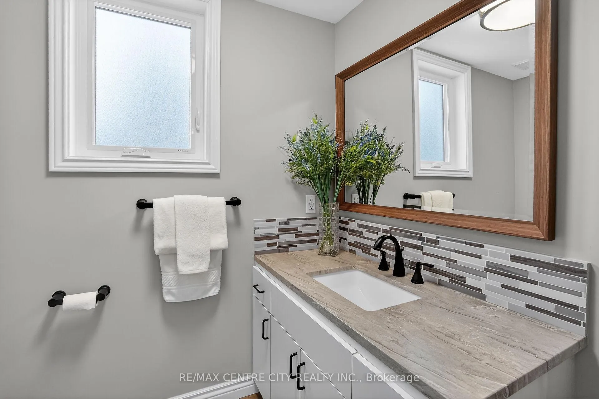 Photo 36 of 92 Mill Street, Middlesex Centre, Ilderton — HOMEH
