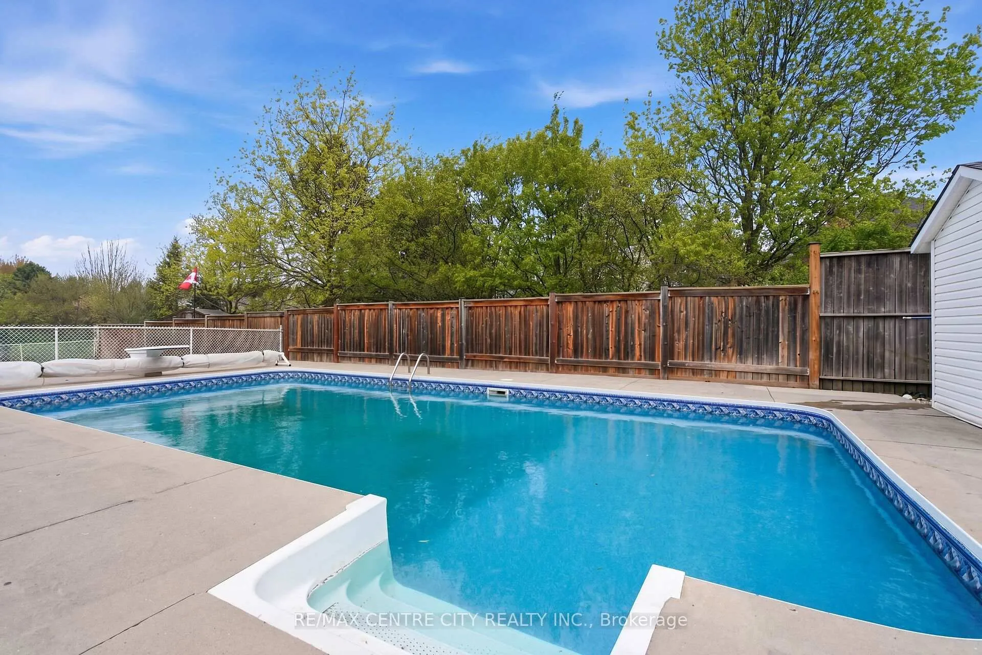 Photo 41 of 92 Mill Street, Middlesex Centre, Ilderton — HOMEH