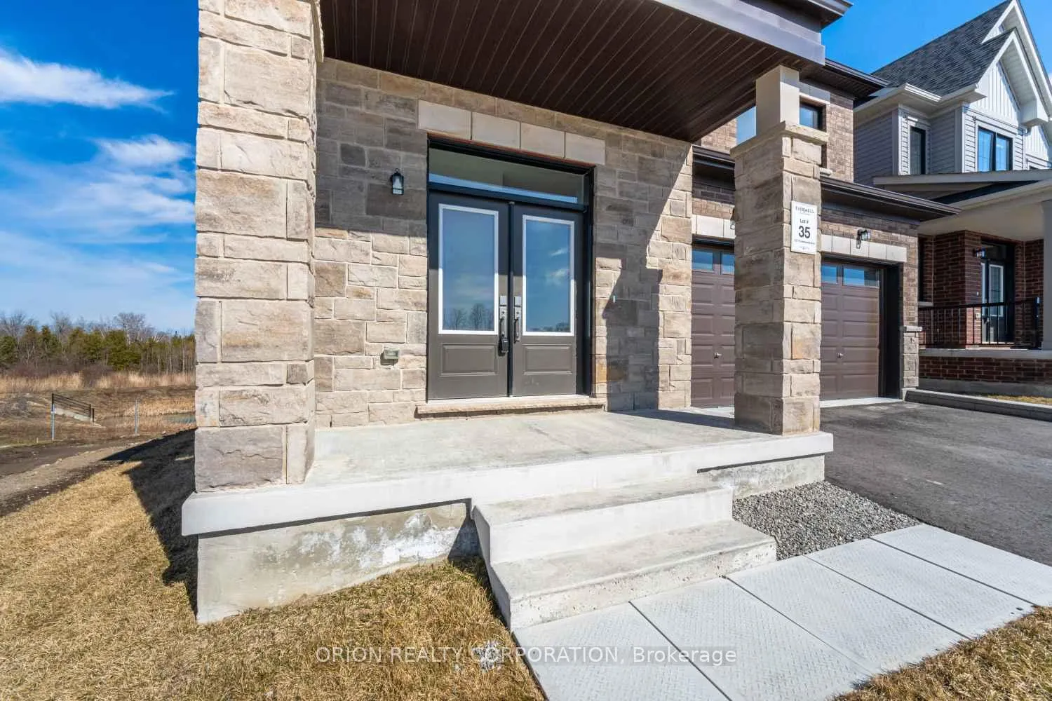 Photo 4 of 152 Thicketwood Avenue, Barrie, Rural Barrie Southeast — HOMEH