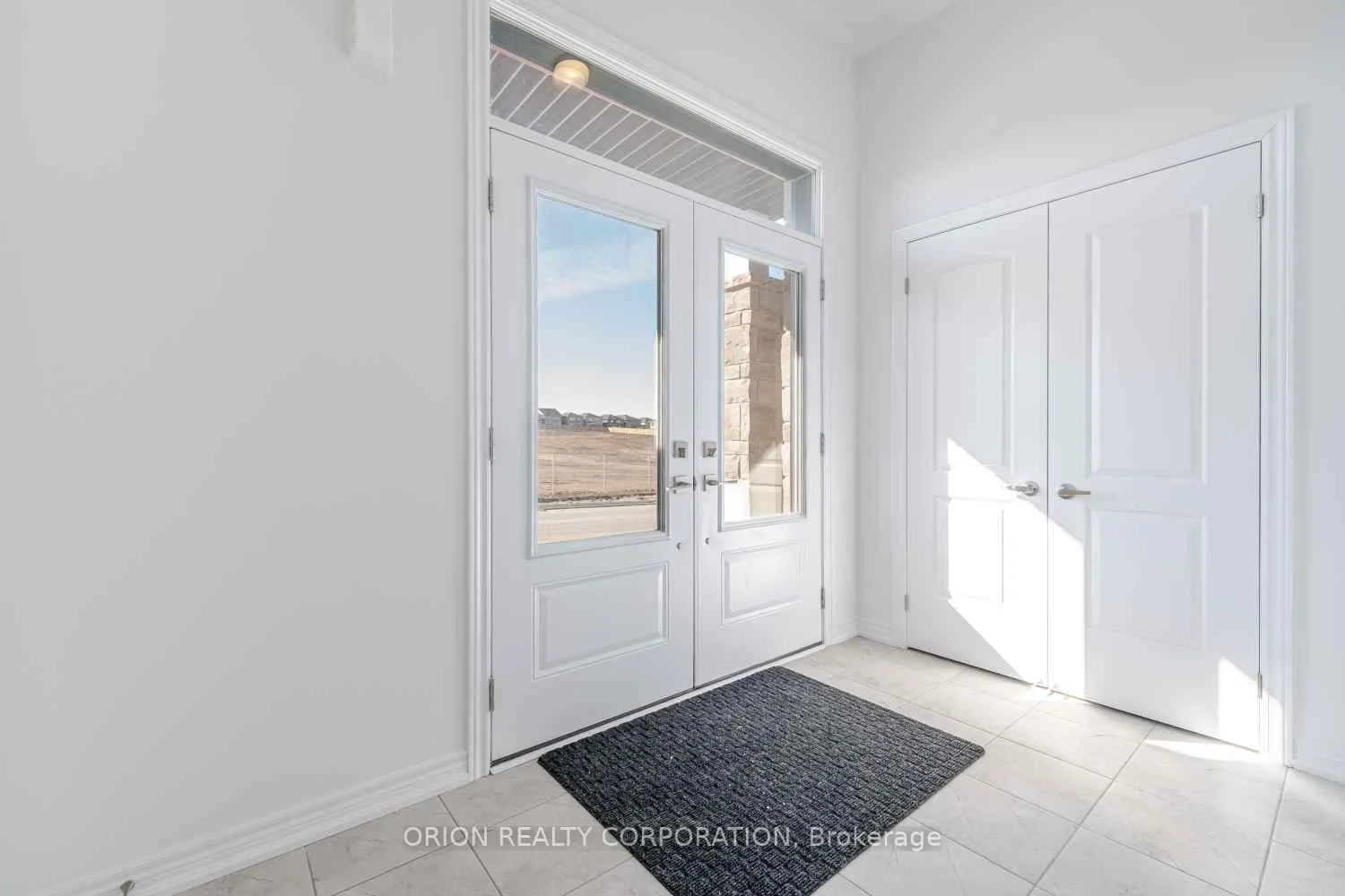 Photo 5 of 152 Thicketwood Avenue, Barrie, Rural Barrie Southeast — HOMEH