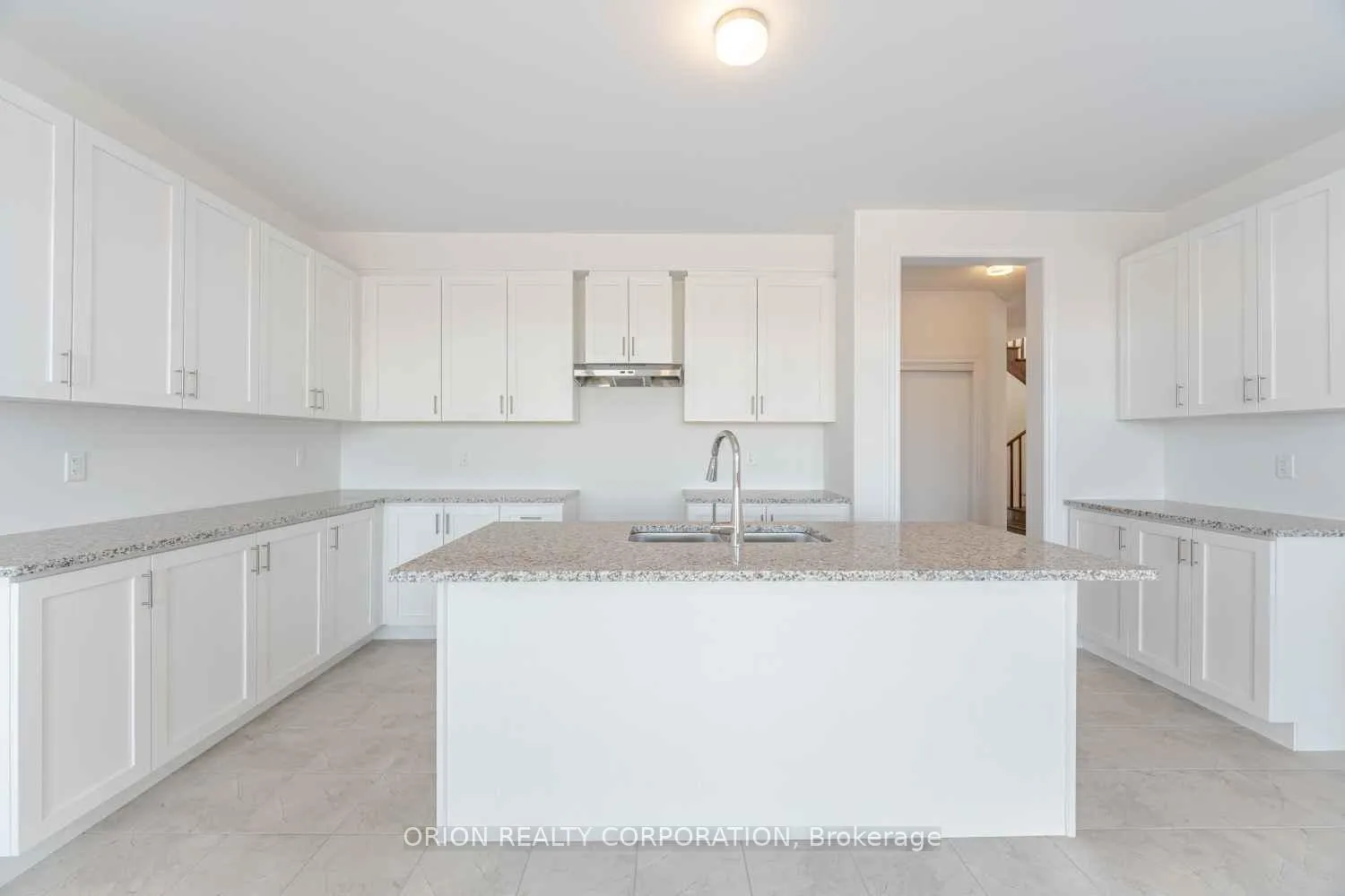 Photo 14 of 152 Thicketwood Avenue, Barrie, Rural Barrie Southeast — HOMEH
