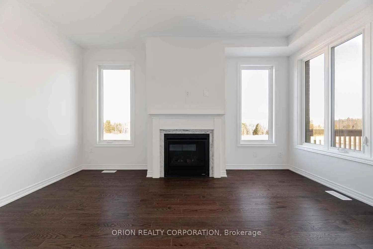 Photo 20 of 152 Thicketwood Avenue, Barrie, Rural Barrie Southeast — HOMEH