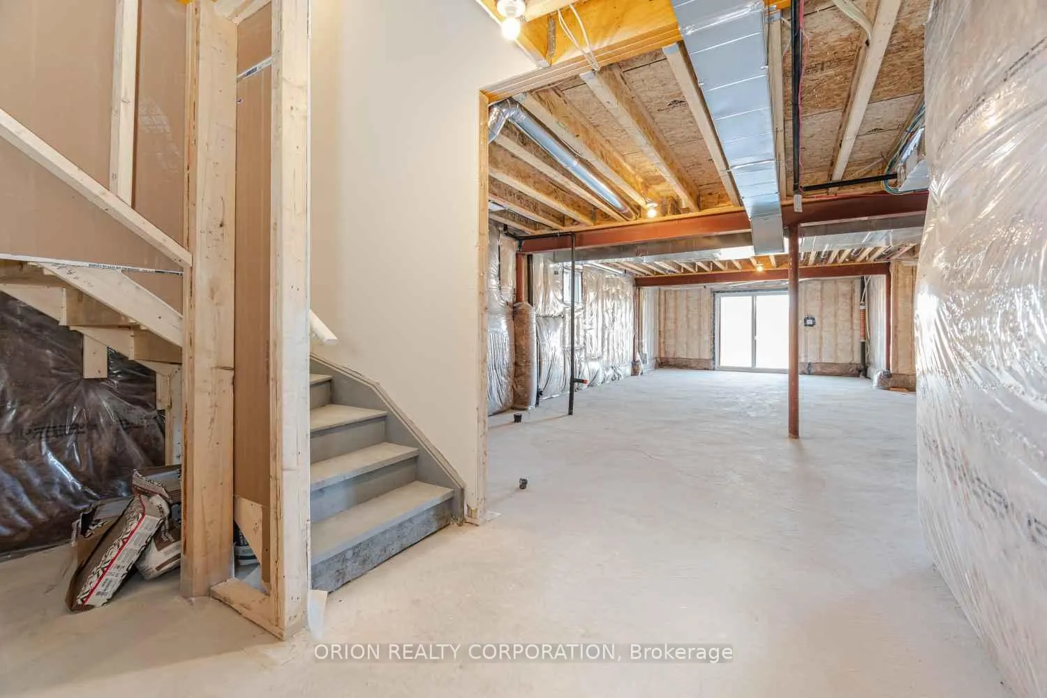 Photo 38 of 152 Thicketwood Avenue, Barrie, Rural Barrie Southeast — HOMEH