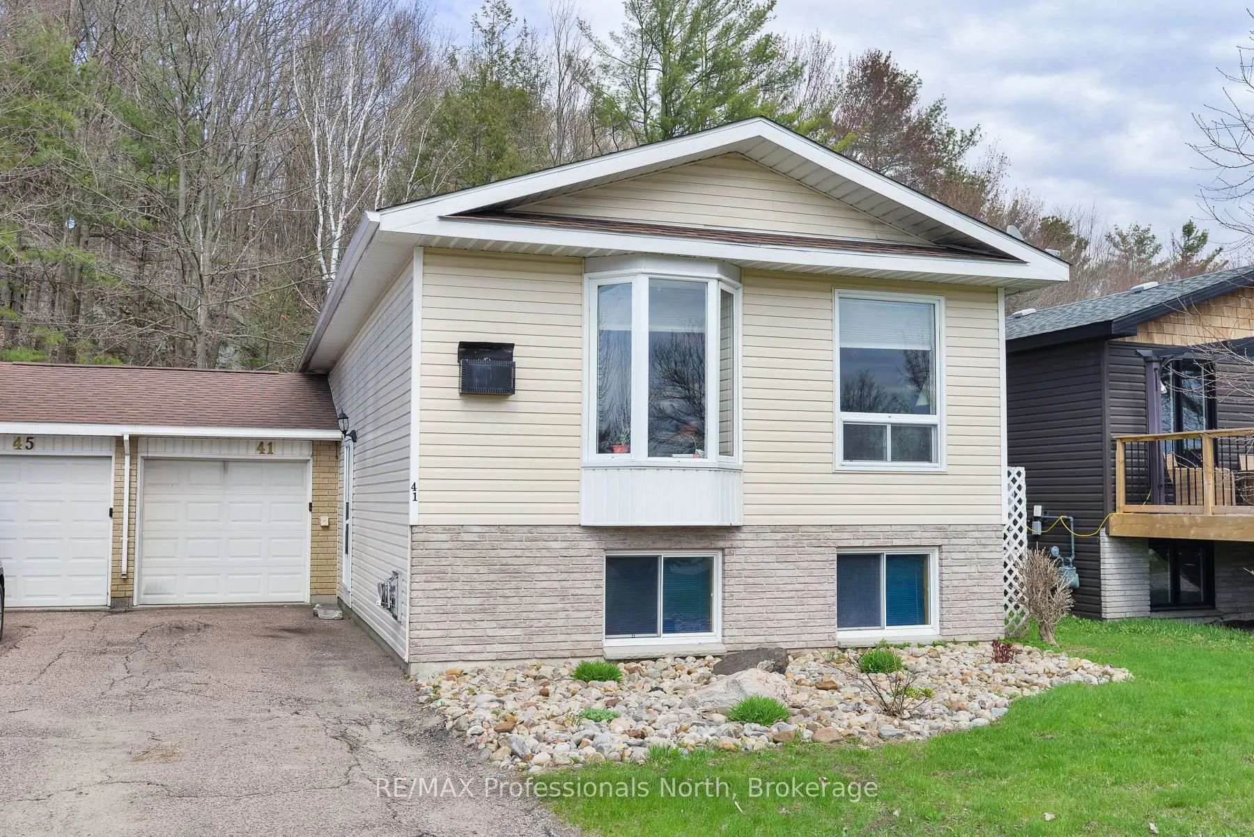 Photo 1 of 41 Pinecone Drive, Bracebridge, Monck (Bracebridge) — HOMEH