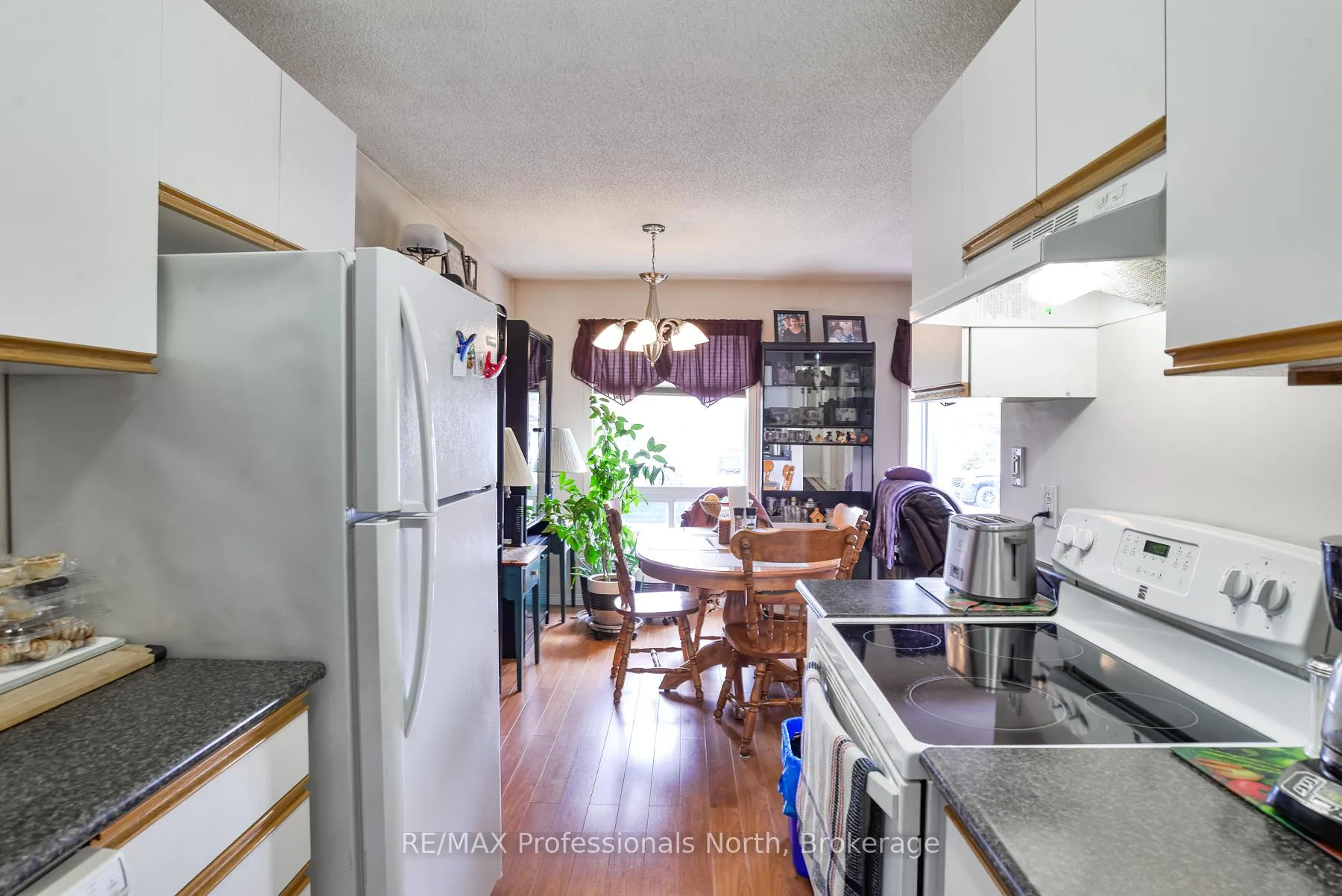 Photo 5 of 41 Pinecone Drive, Bracebridge, Monck (Bracebridge) — HOMEH