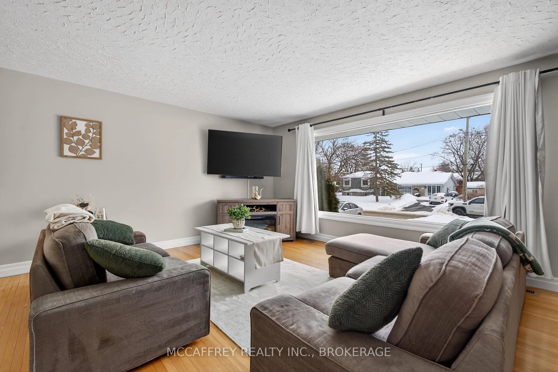 Photo 4 of 31 Meadowvale Avenue, Belleville, Belleville Ward — HOMEH